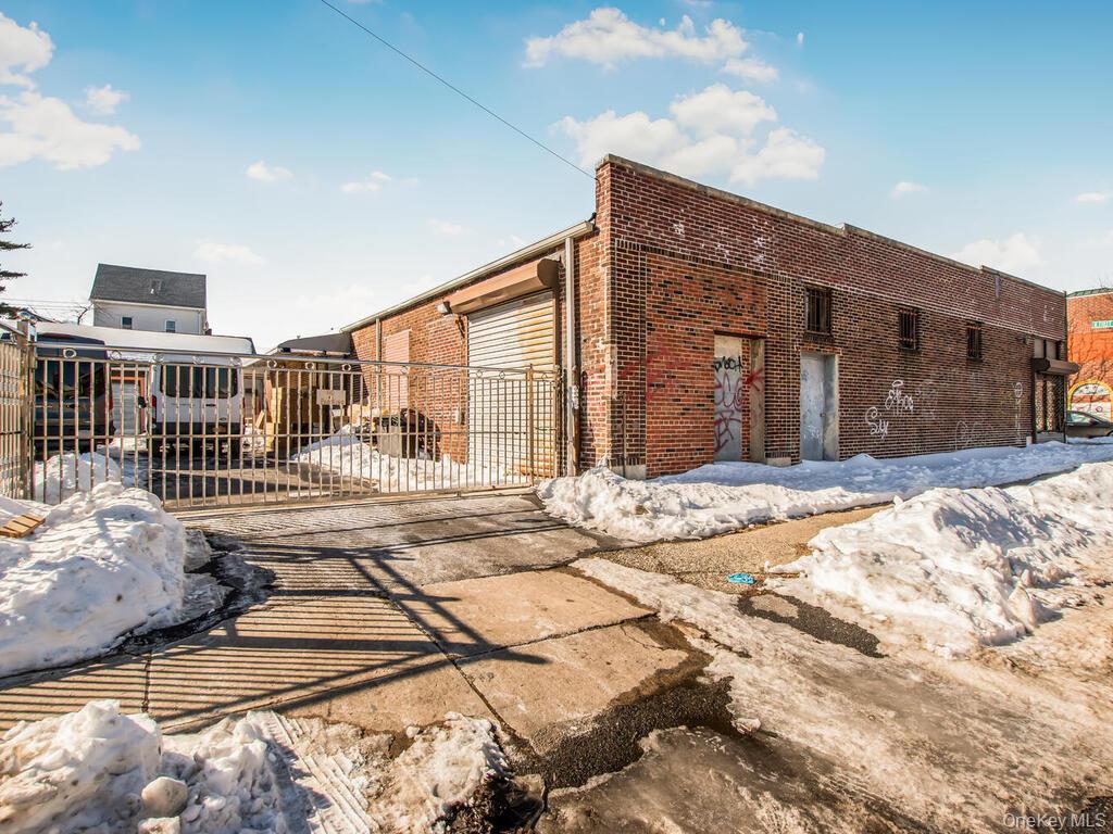 200 W 1st Street – For Sale photo 25