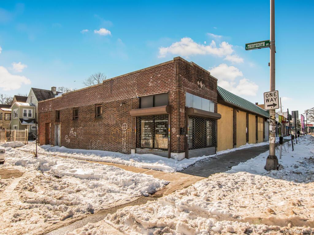 200 W 1st Street – For Sale photo 2