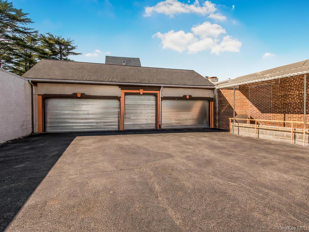200 W 1st Street – For Sale photo 33
