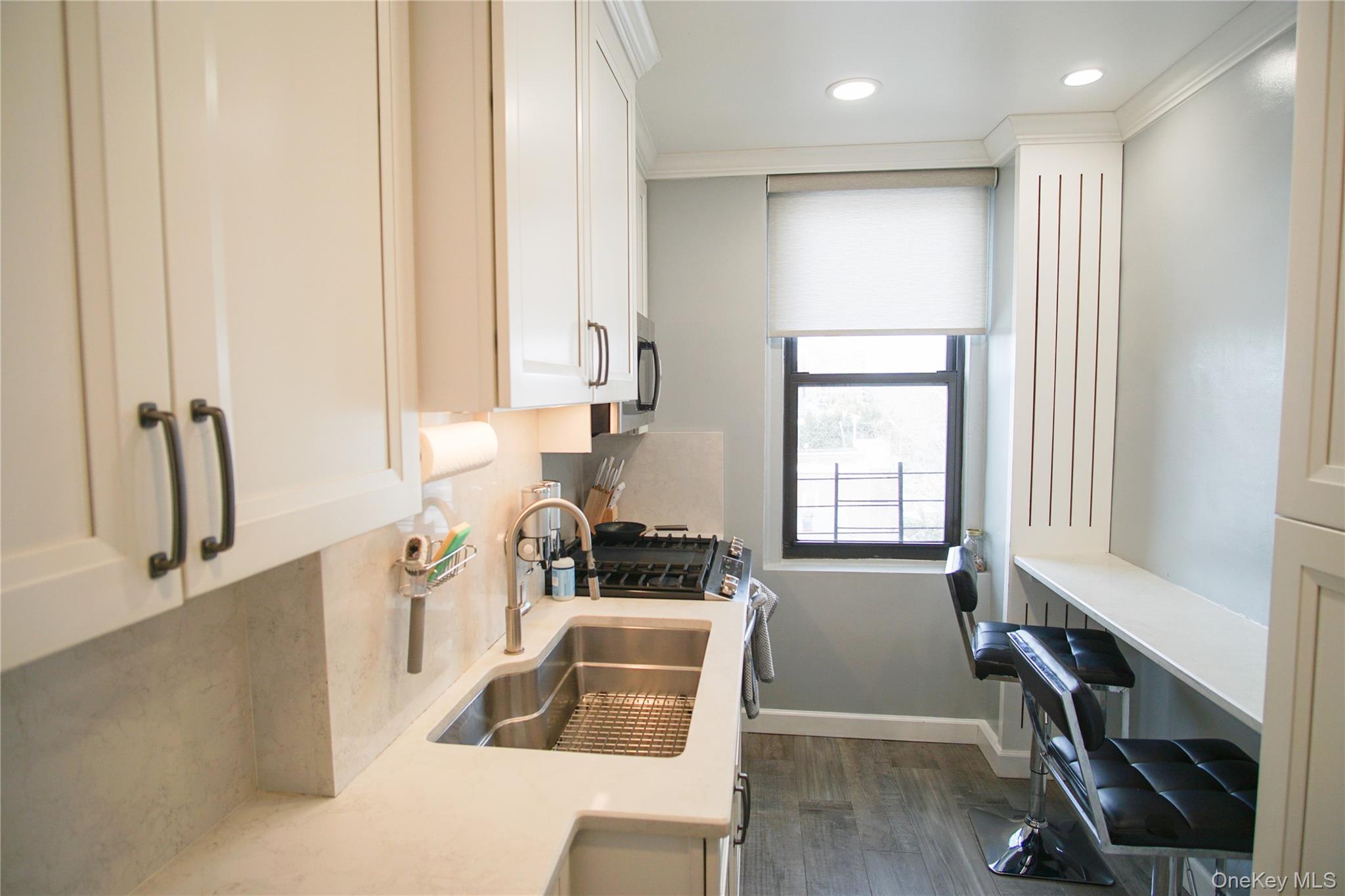 3321 Bruckner Boulevard, Unit 5J photo 8