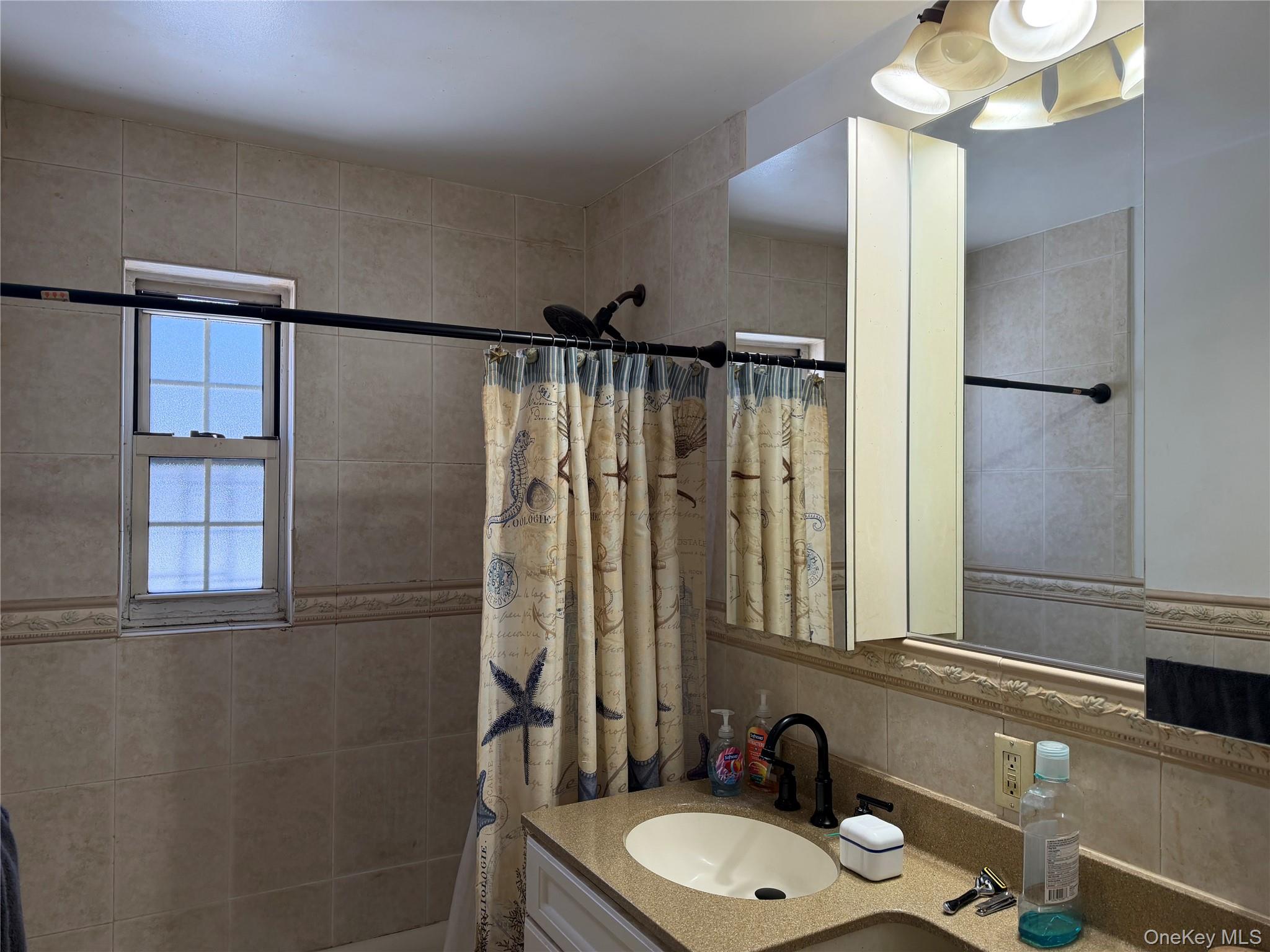211-19 73 Avenue, Unit 1 photo 10