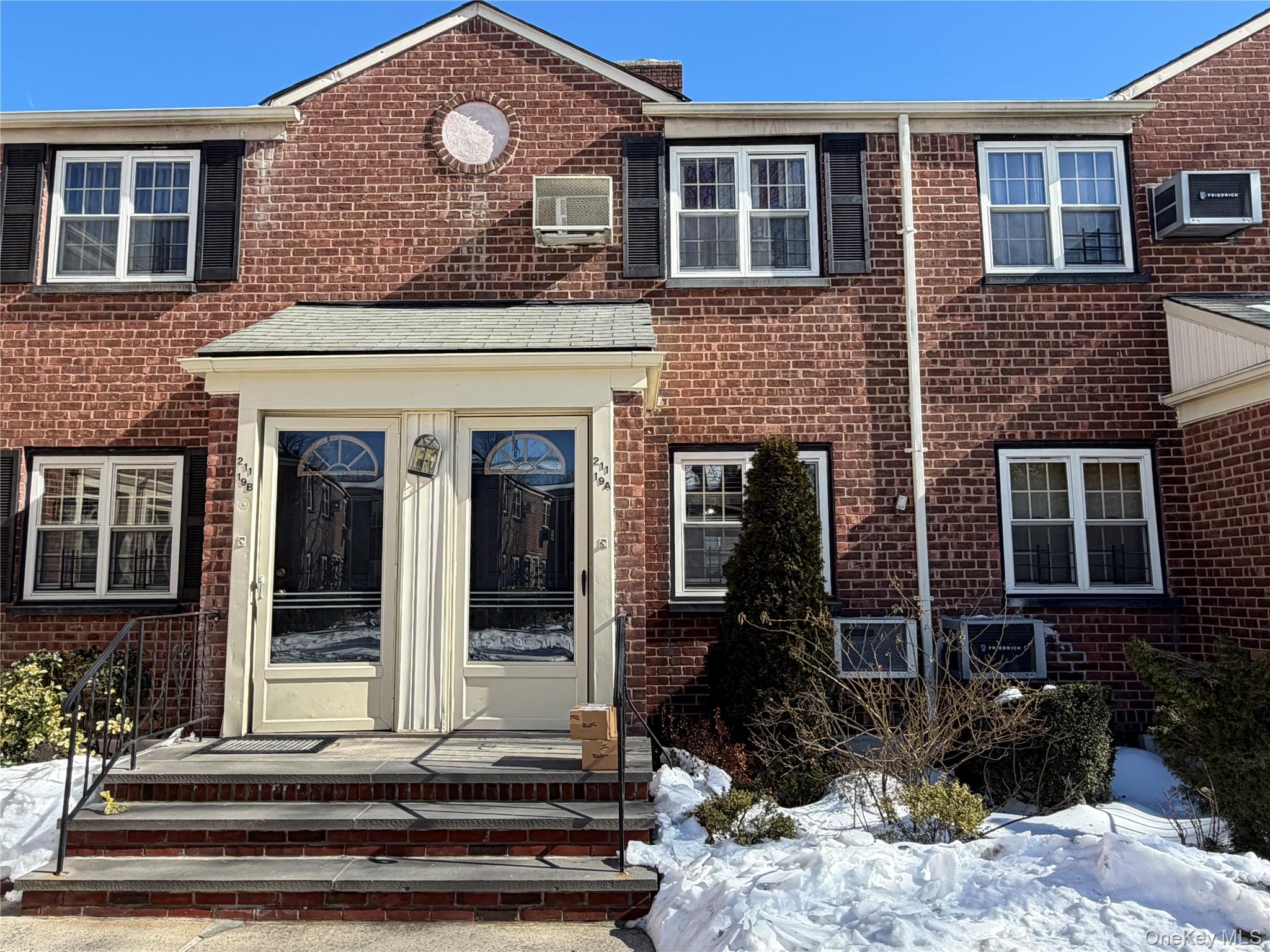 211-19 73 Avenue, Unit 1 photo 11