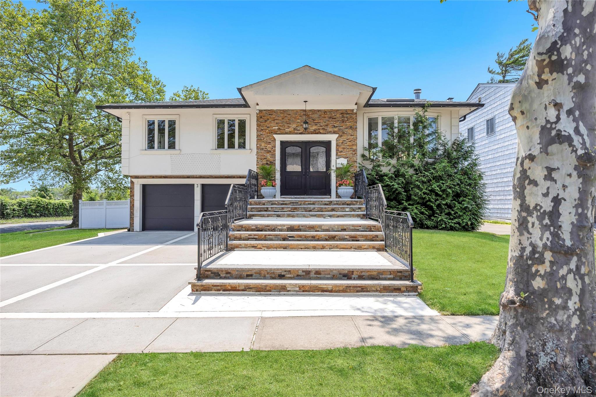 2 Valley Greens Drive – For Sale