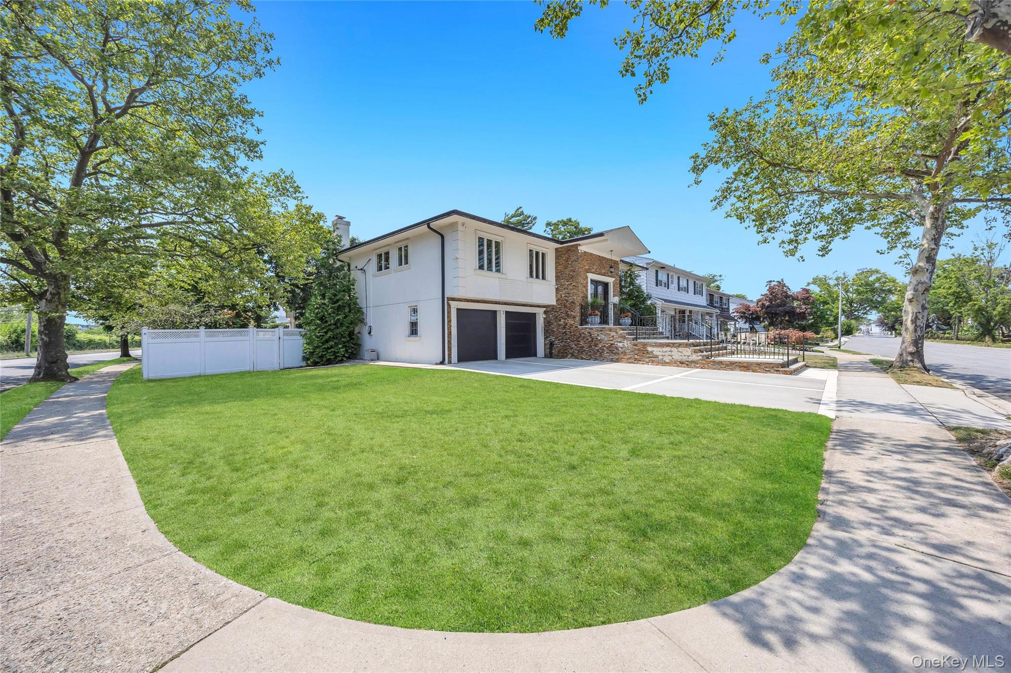 2 Valley Greens Drive – For Sale photo 2