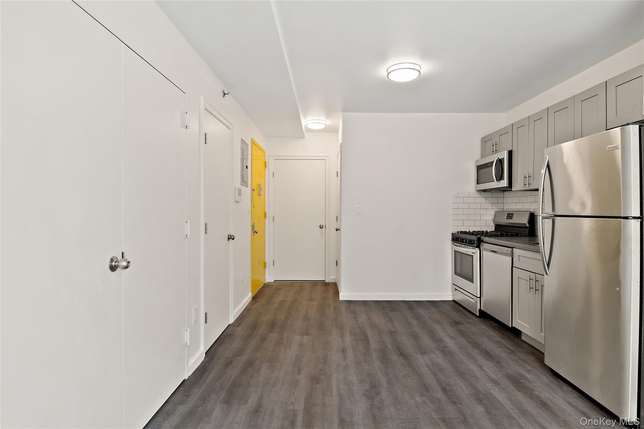 1047 Morris Avenue – For Sale photo 18