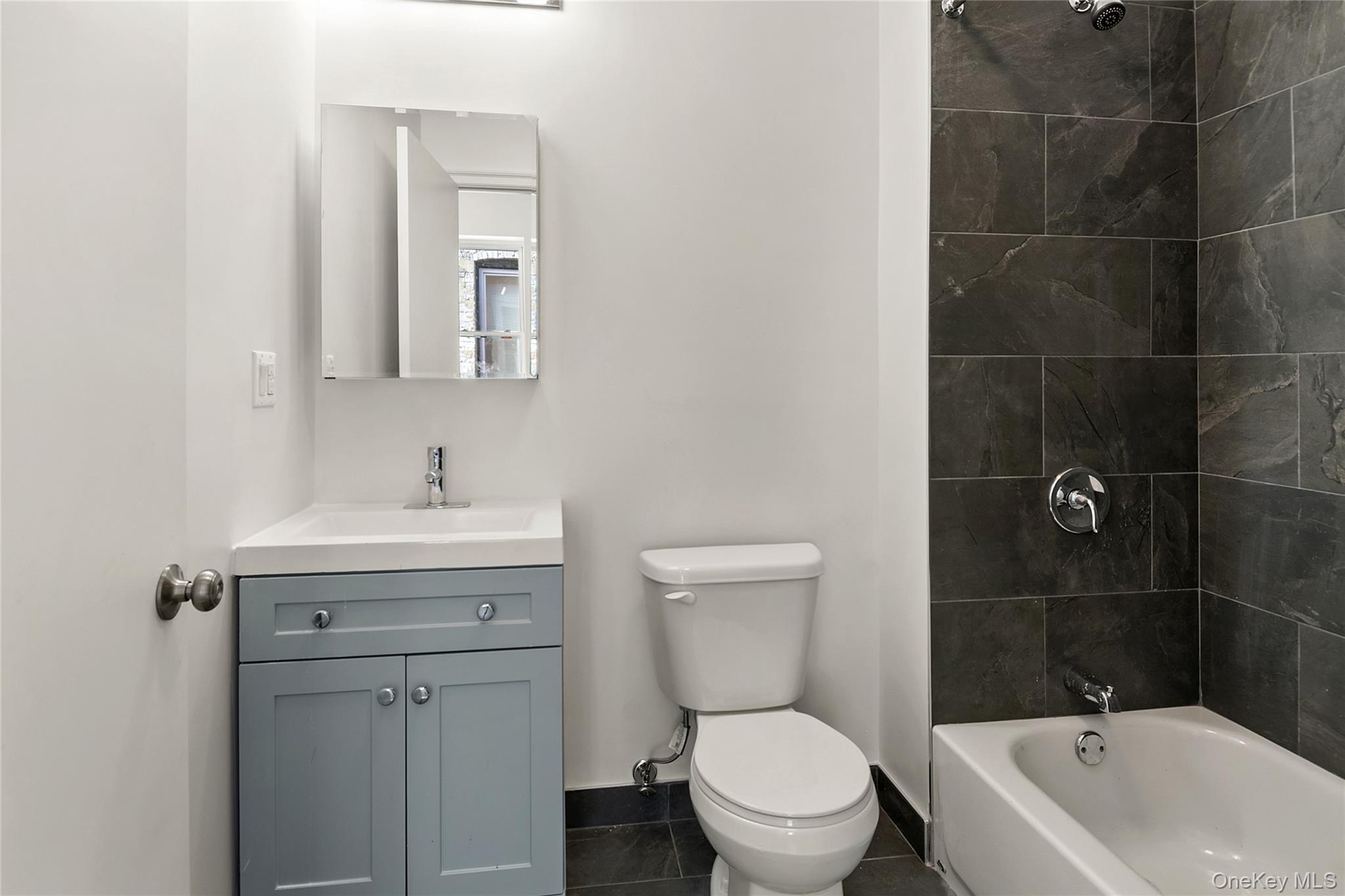 1047 Morris Avenue – For Sale photo 39
