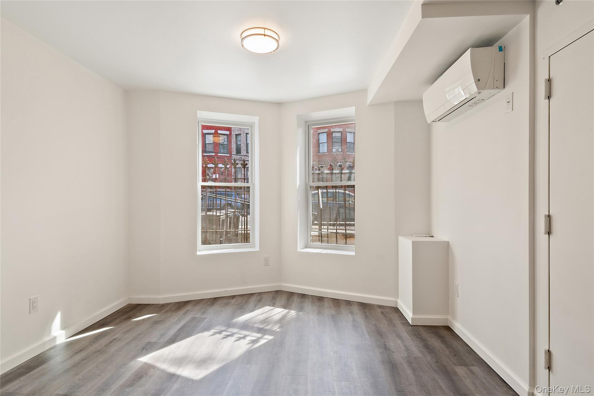 1047 Morris Avenue – For Sale photo 16