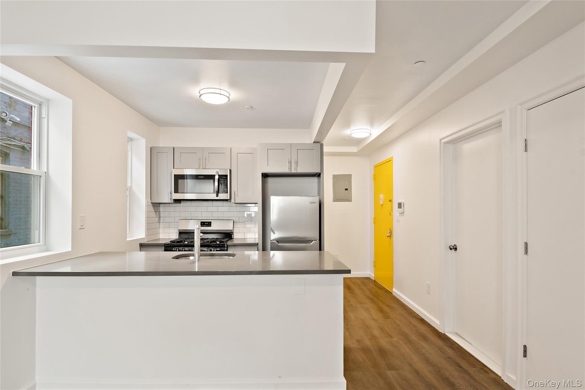 1047 Morris Avenue – For Sale photo 27