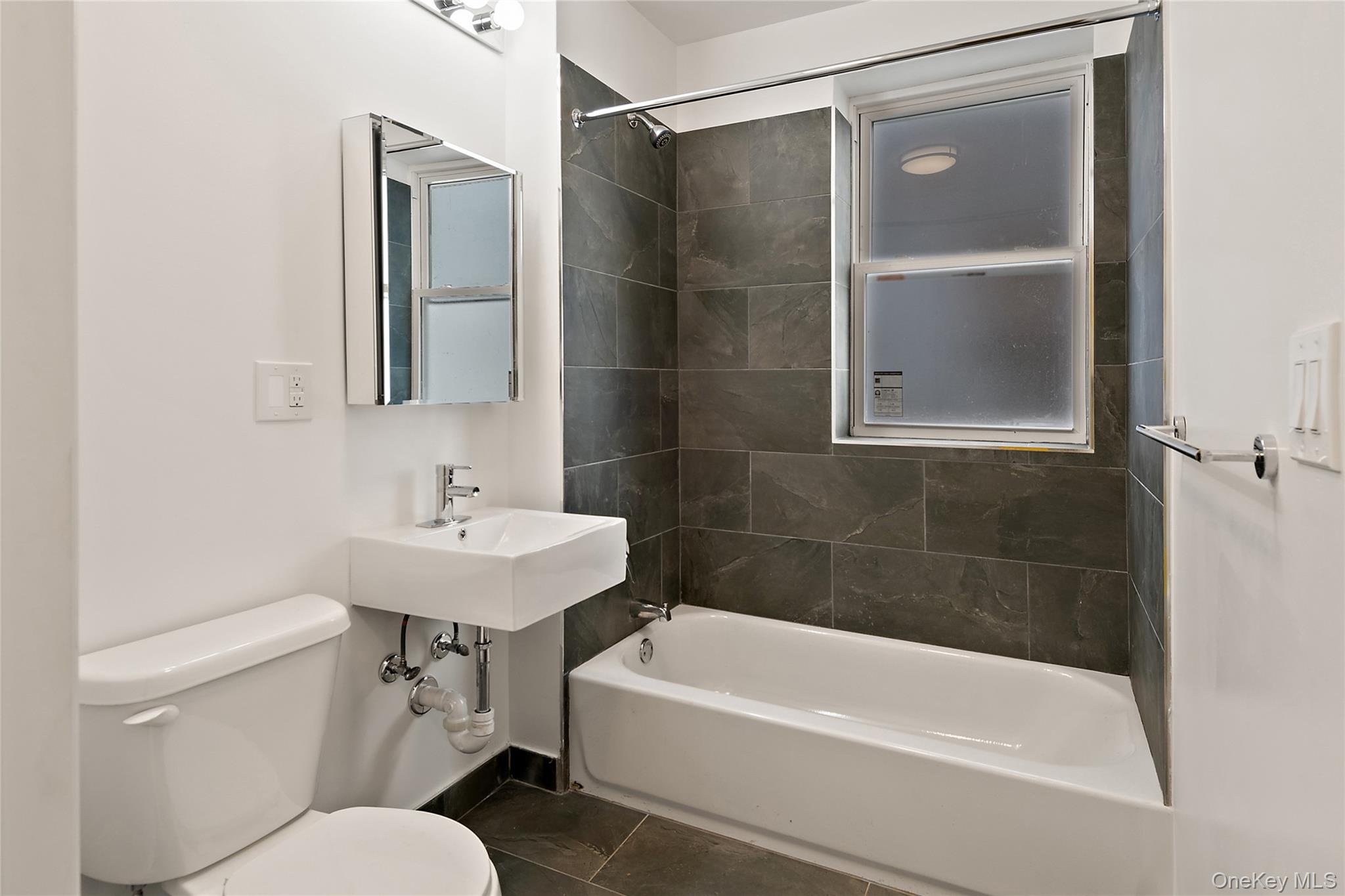 1047 Morris Avenue – For Sale photo 19