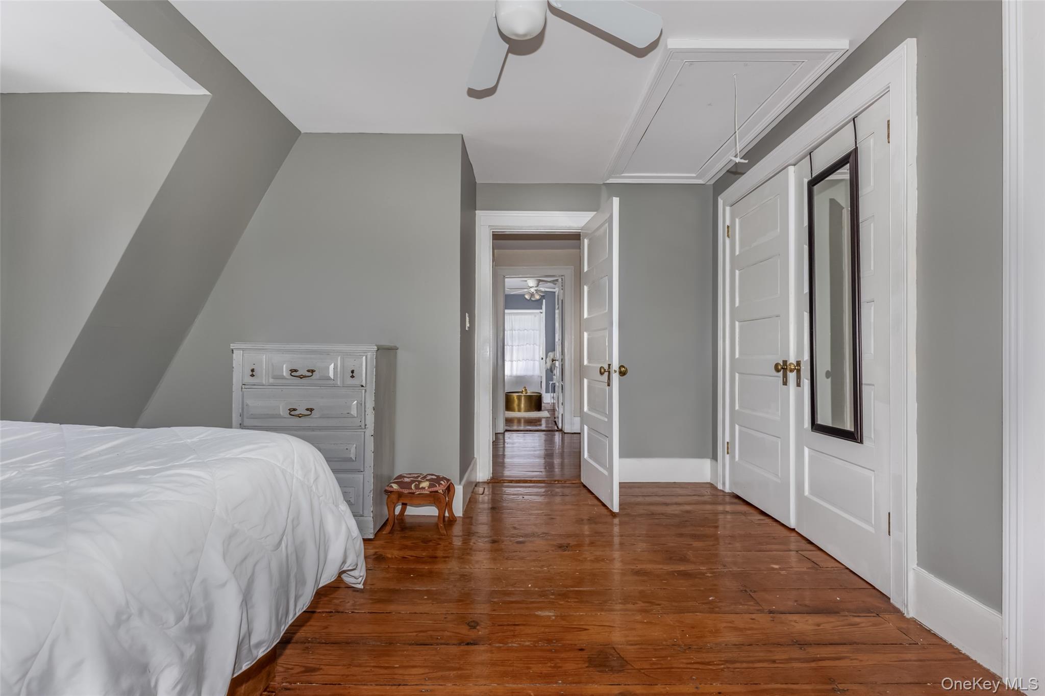 831 WOLCOTT Avenue – For Sale photo 25