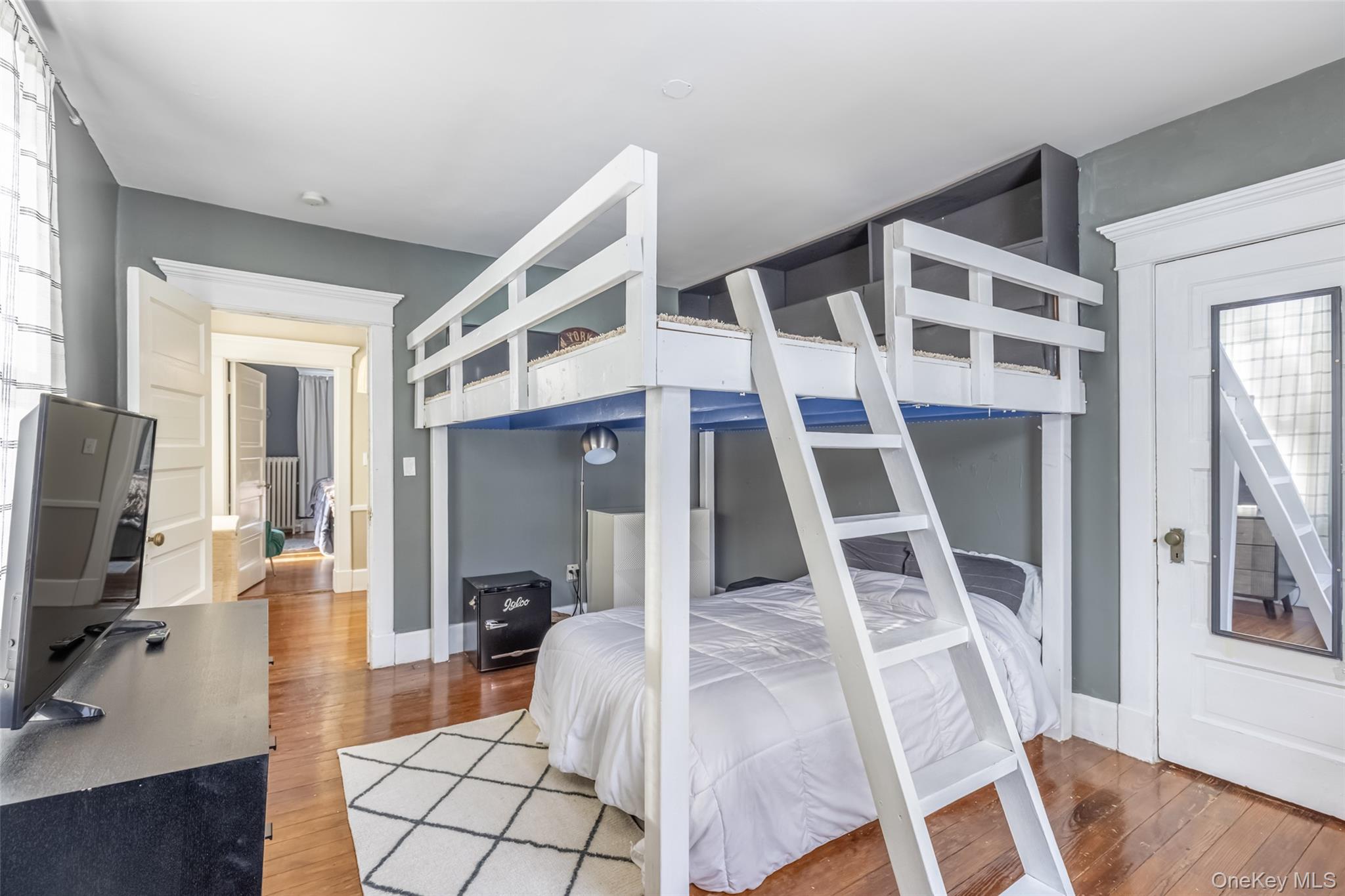 831 WOLCOTT Avenue – For Sale photo 39