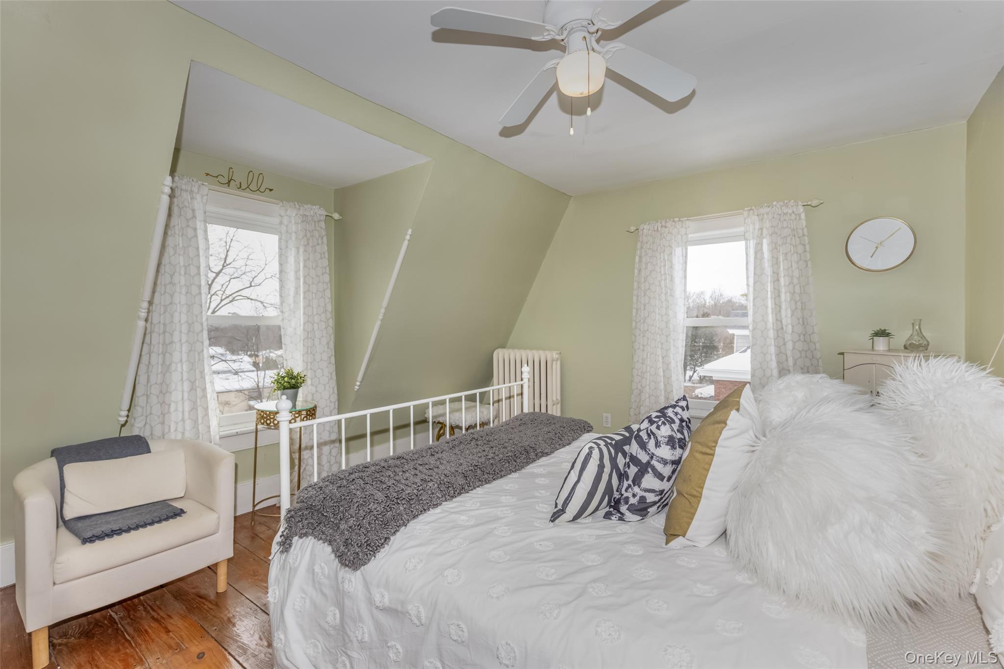 831 WOLCOTT Avenue – For Sale photo 30