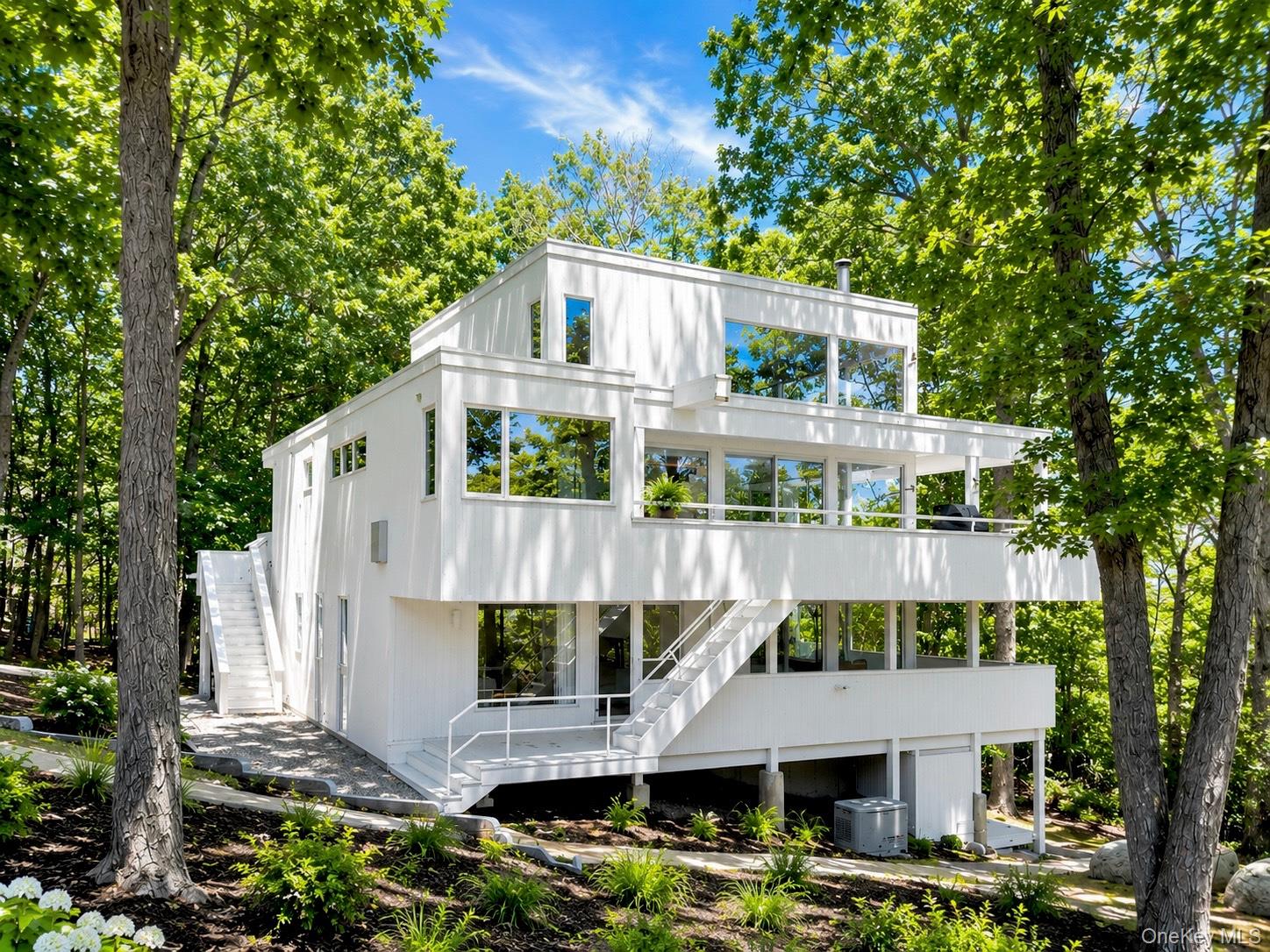 7 Fox Hollow Road – For Sale