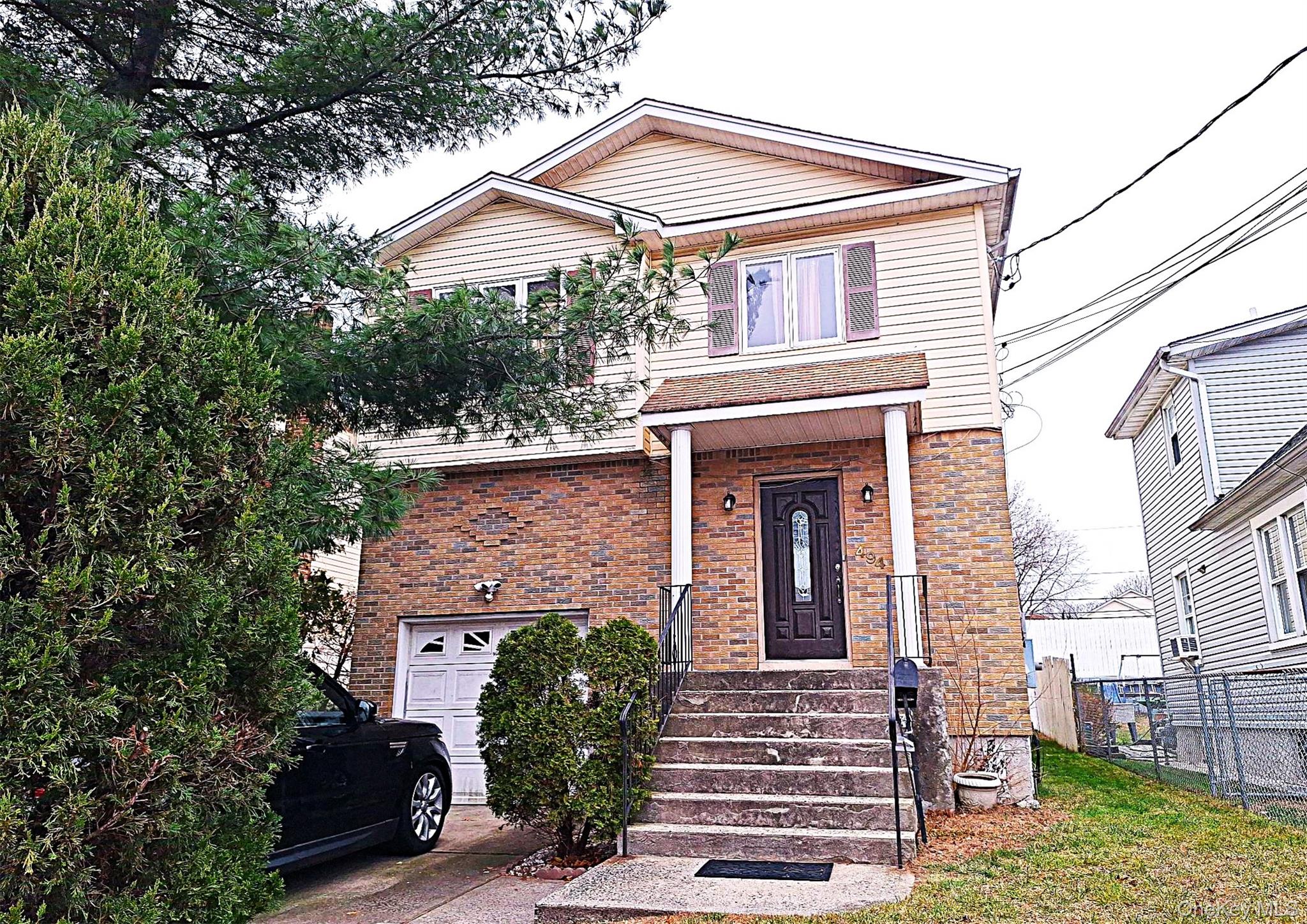 494 Keller Avenue – For Sale photo 2