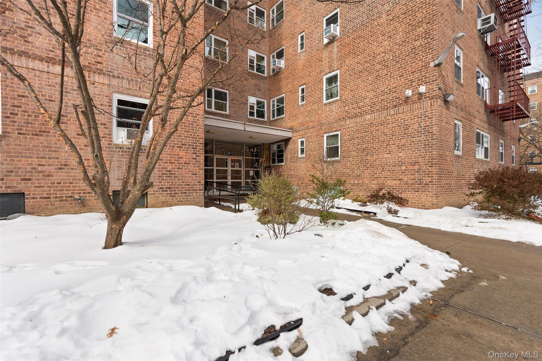 44-59 Kissena Boulevard, Unit 4J