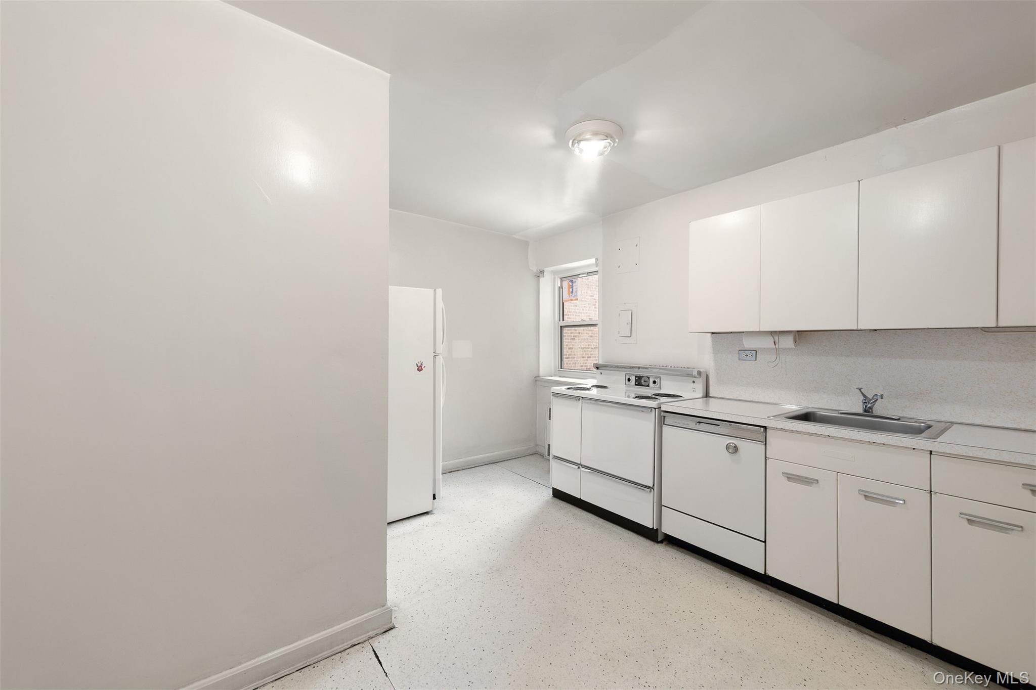 44-59 Kissena Boulevard, Unit 4J photo 5