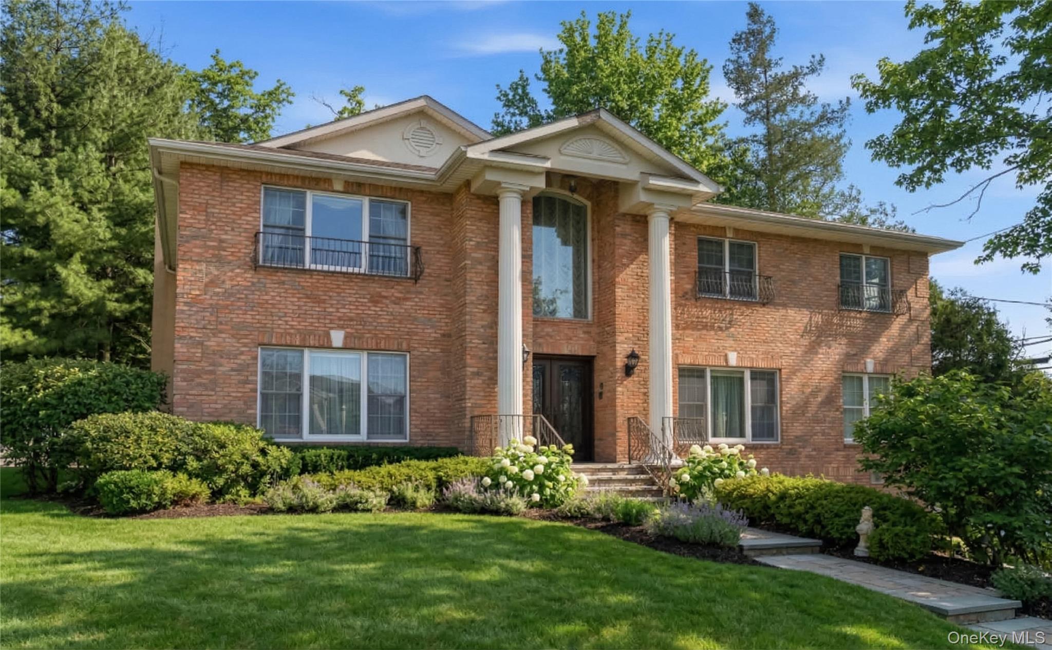 4 Peachtree Lane – For Sale