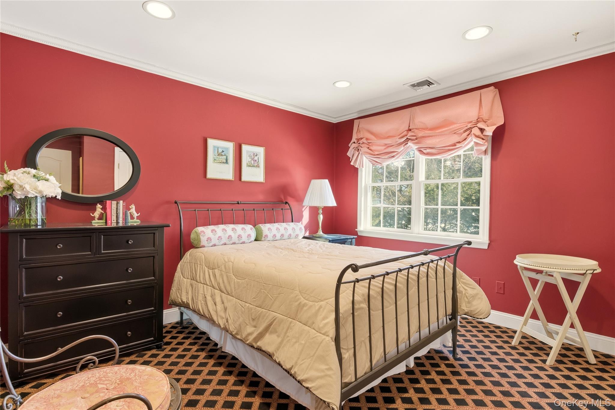 4 Peachtree Lane – For Sale photo 27