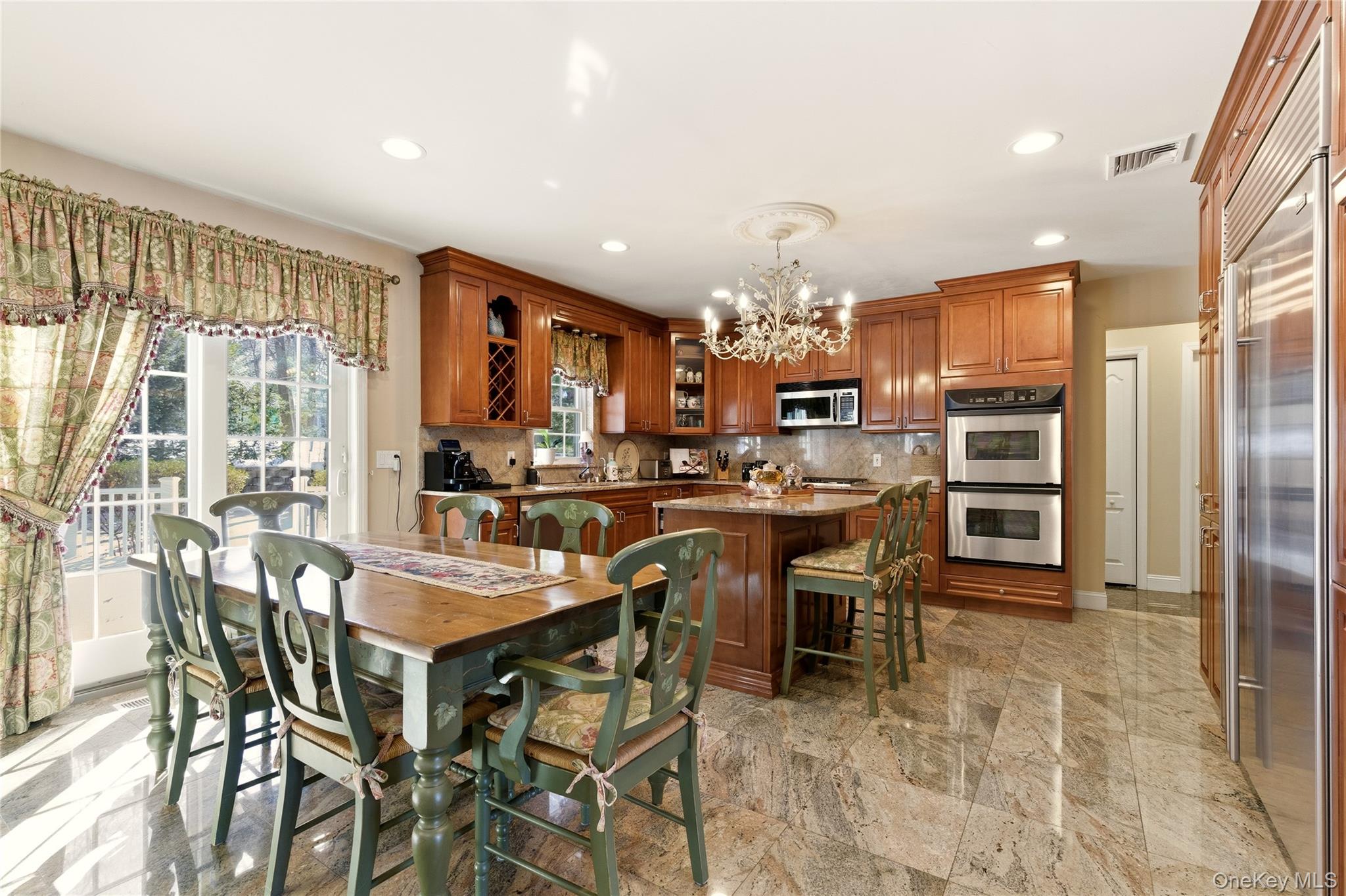 4 Peachtree Lane – For Sale photo 11
