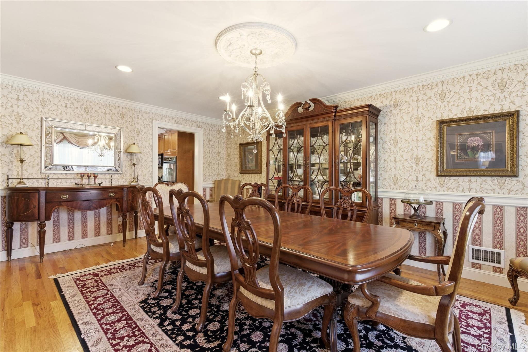 4 Peachtree Lane – For Sale photo 17