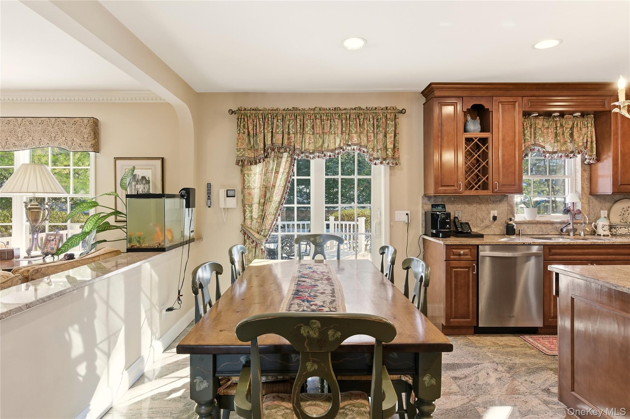 4 Peachtree Lane – For Sale photo 14