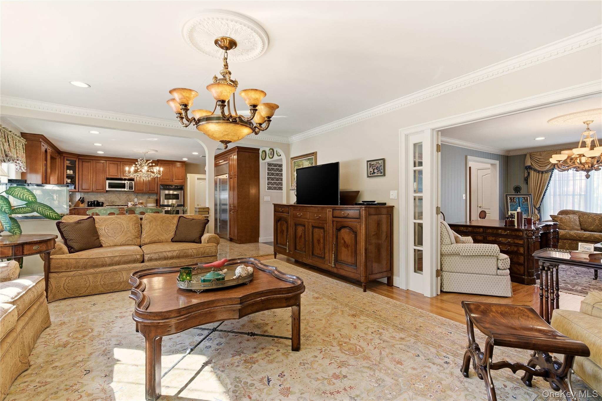 4 Peachtree Lane – For Sale photo 8
