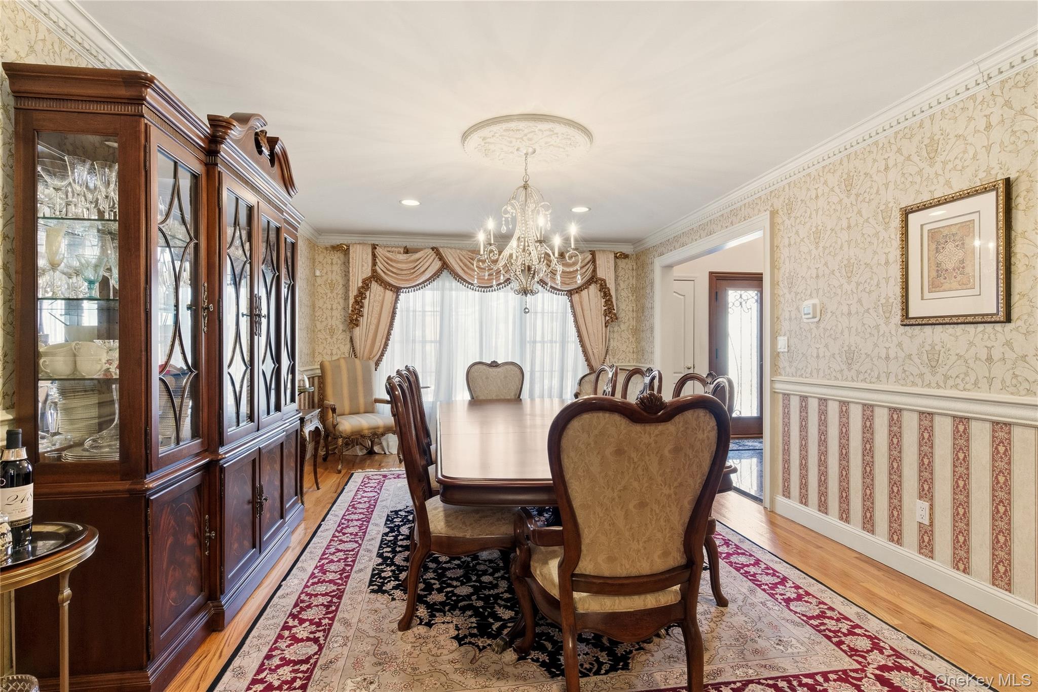 4 Peachtree Lane – For Sale photo 18