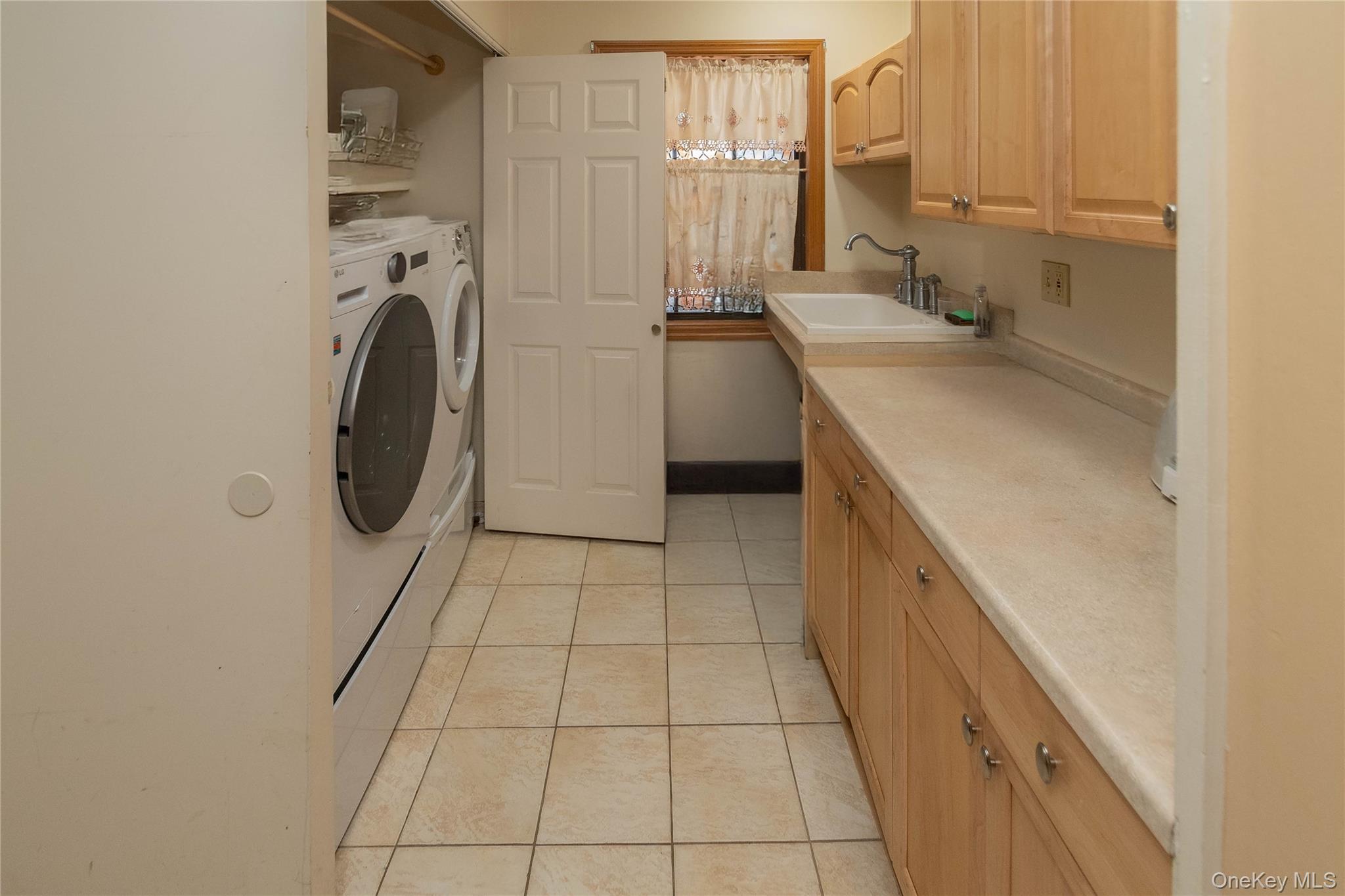 1 Far Horizons Drive – For Sale photo 15
