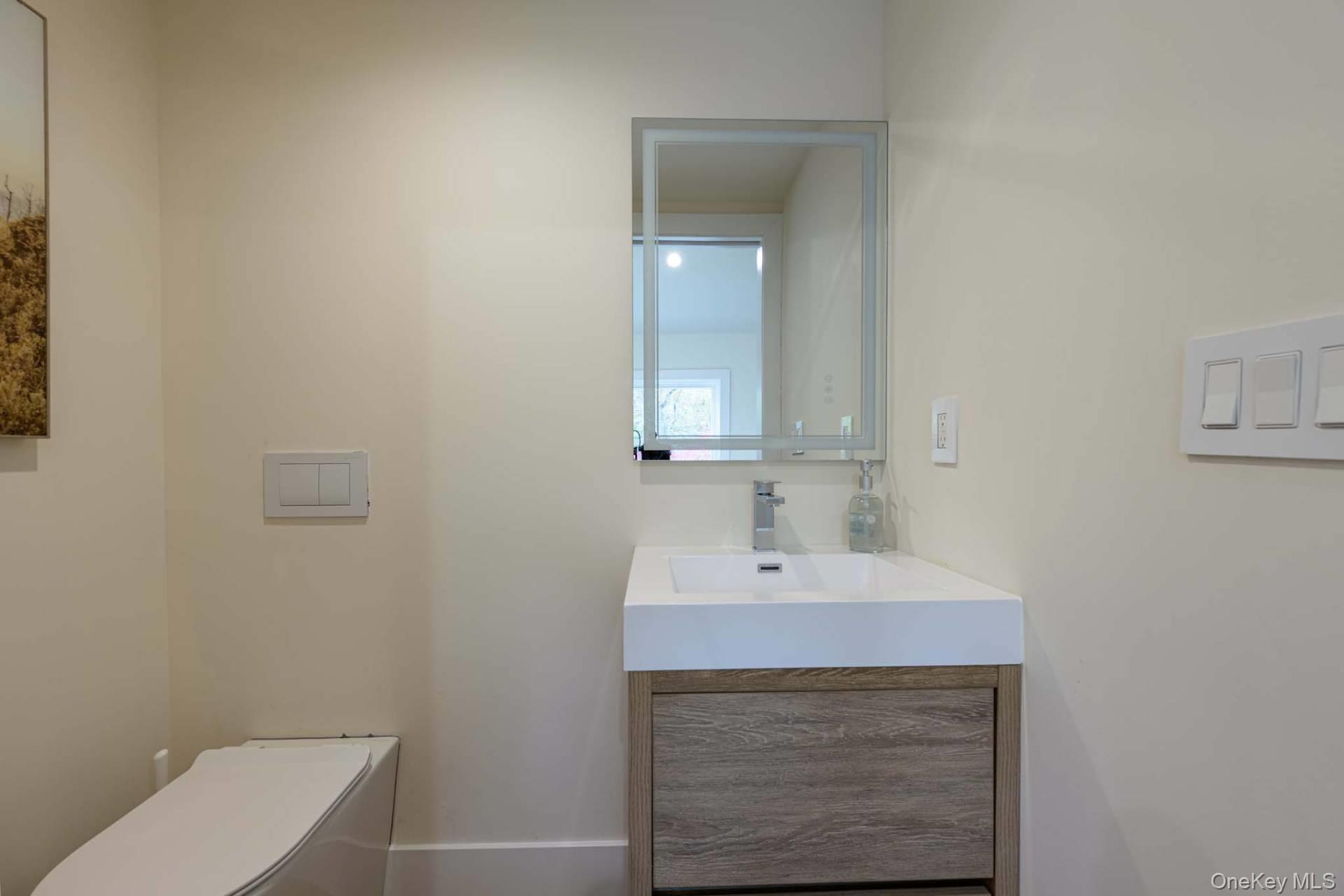 28 Bay Avenue W – For Rent photo 11