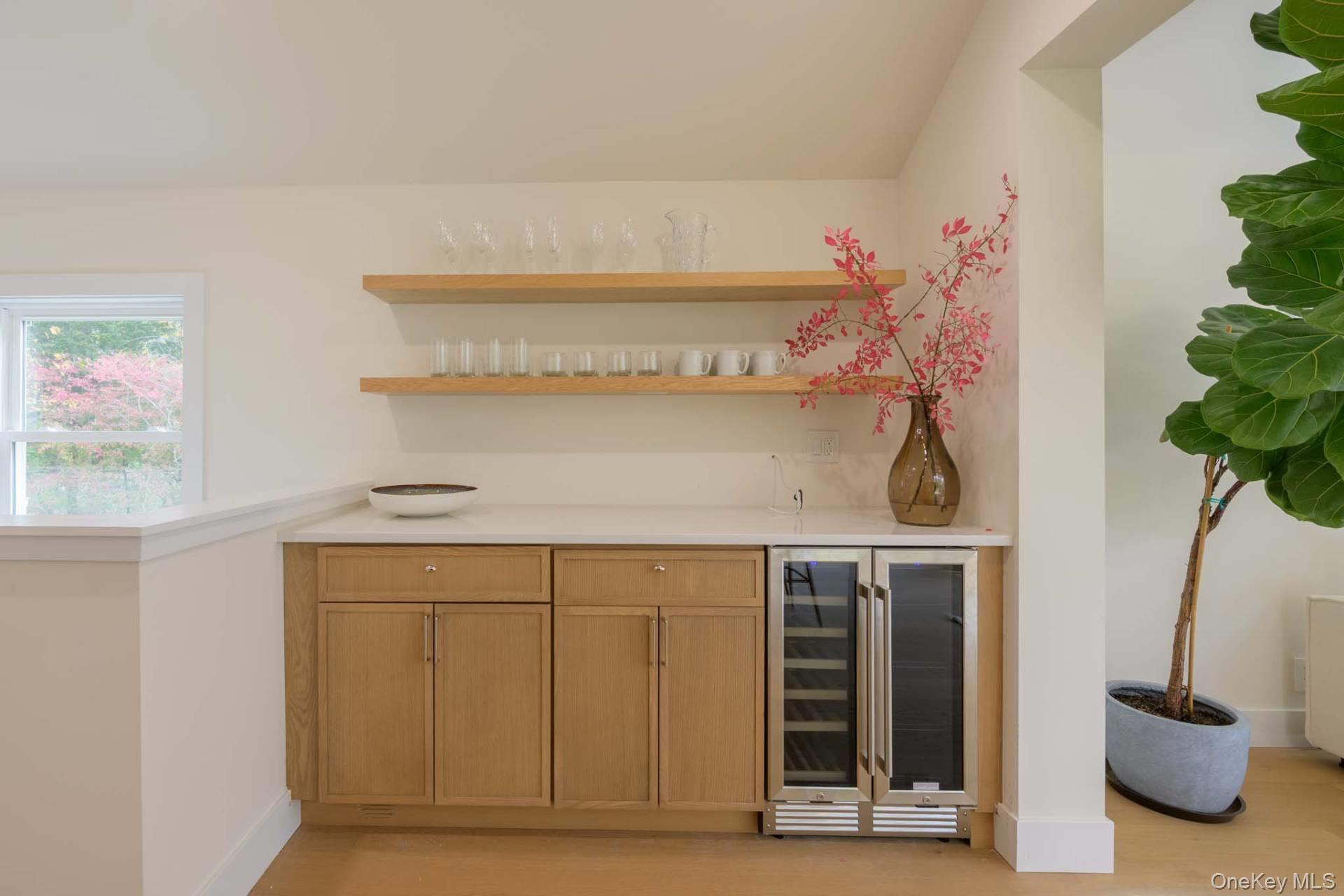 28 Bay Avenue W – For Rent photo 8