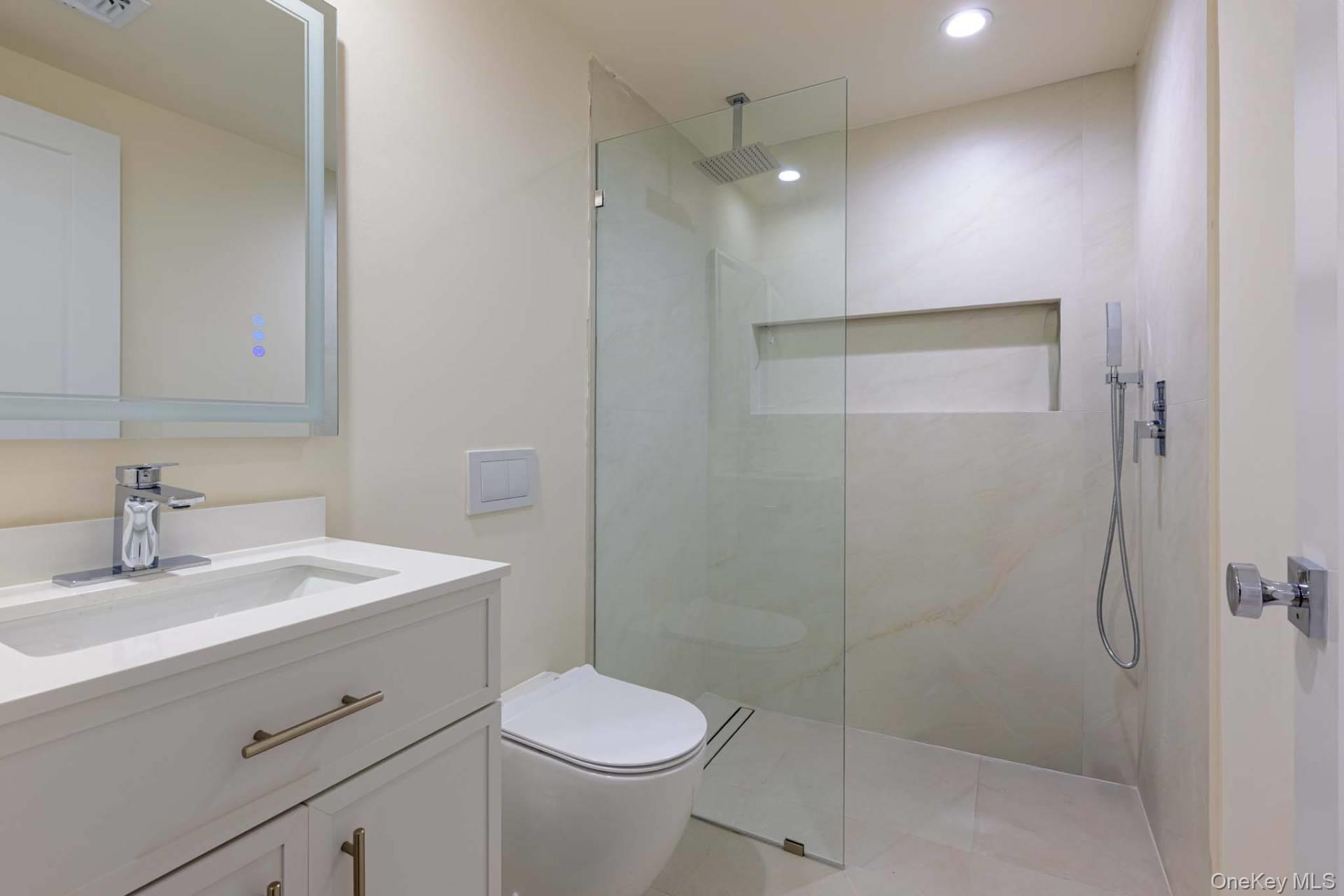 28 Bay Avenue W – For Rent photo 15