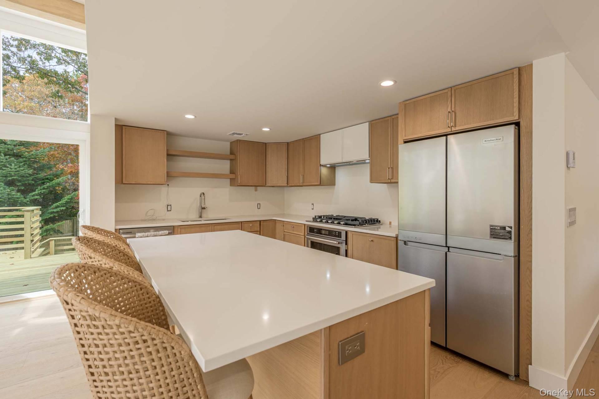 28 Bay Avenue W – For Rent photo 7