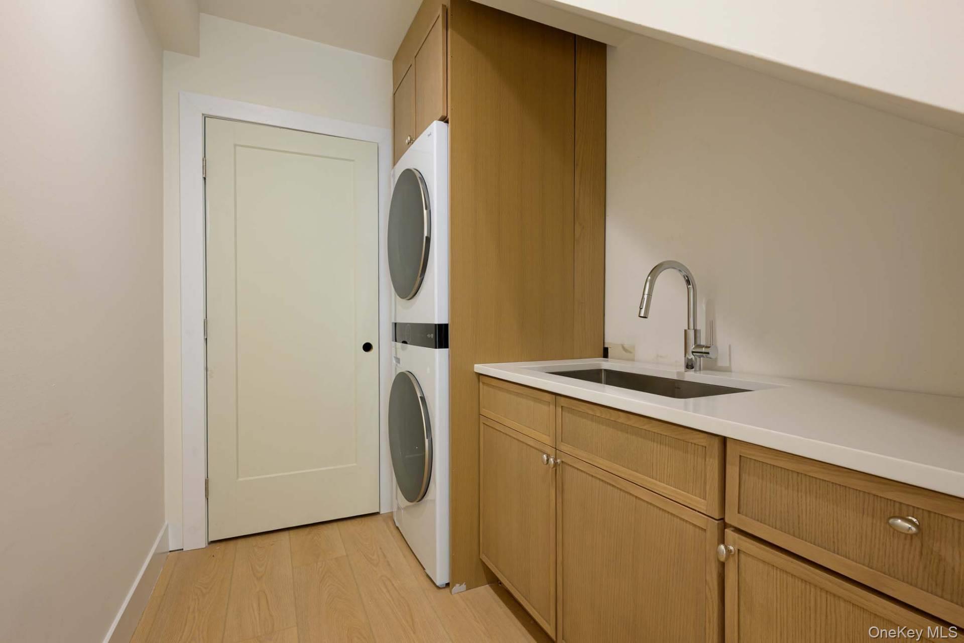 28 Bay Avenue W – For Rent photo 16