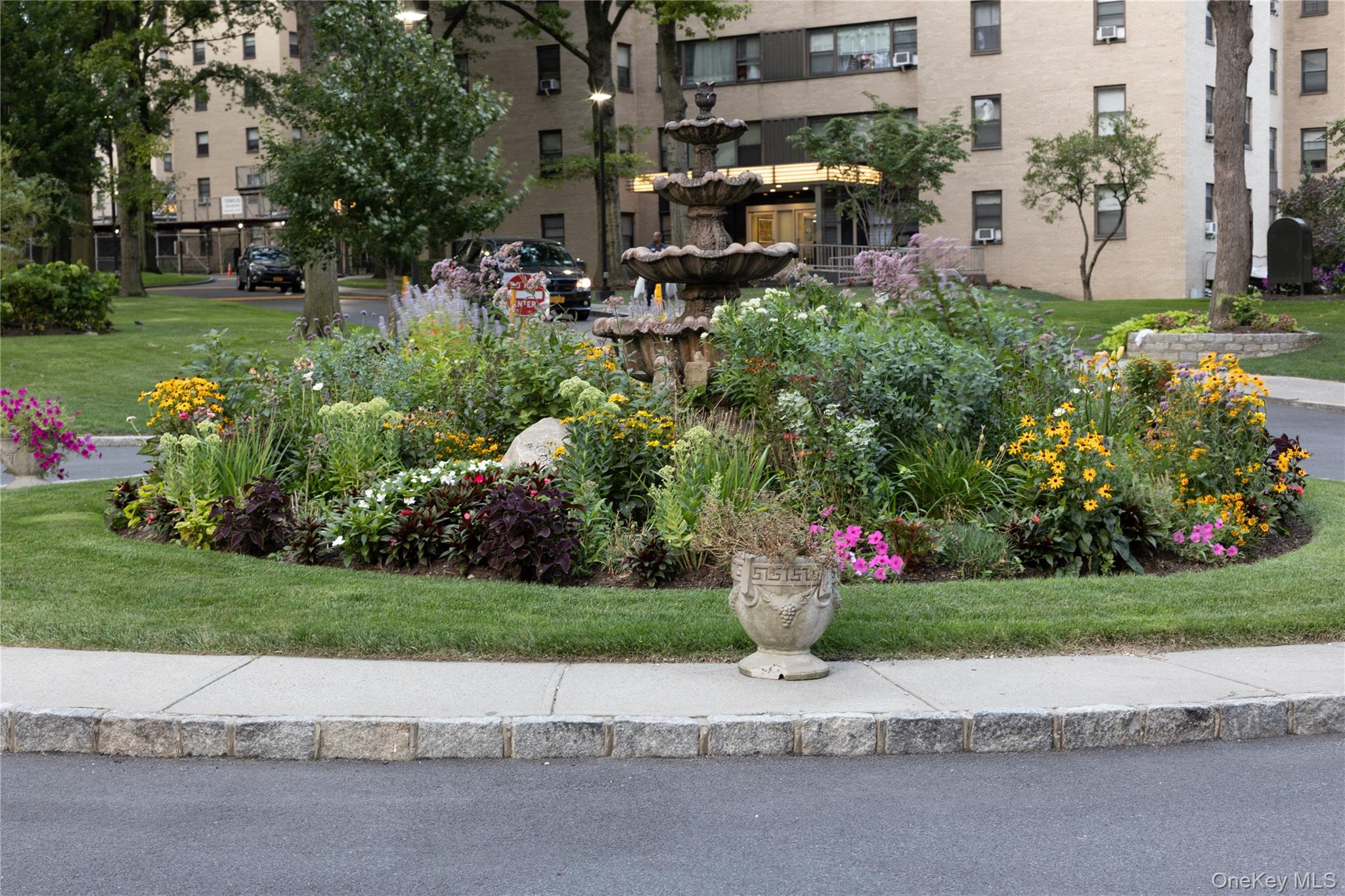2 Fordham Hill Oval, Unit 12E photo 6