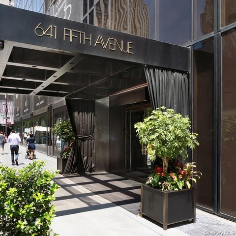 641 5th Avenue, Unit 33D photo 2