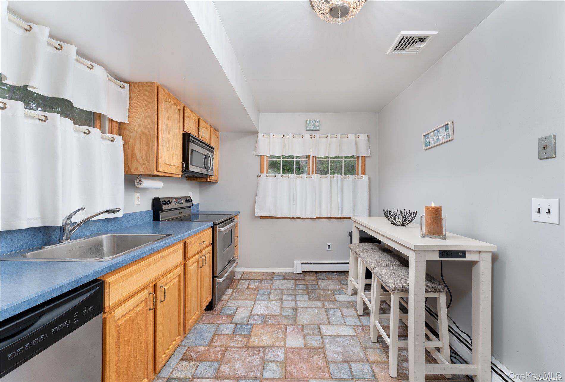 8 Wakeman Court – For Rent photo 8
