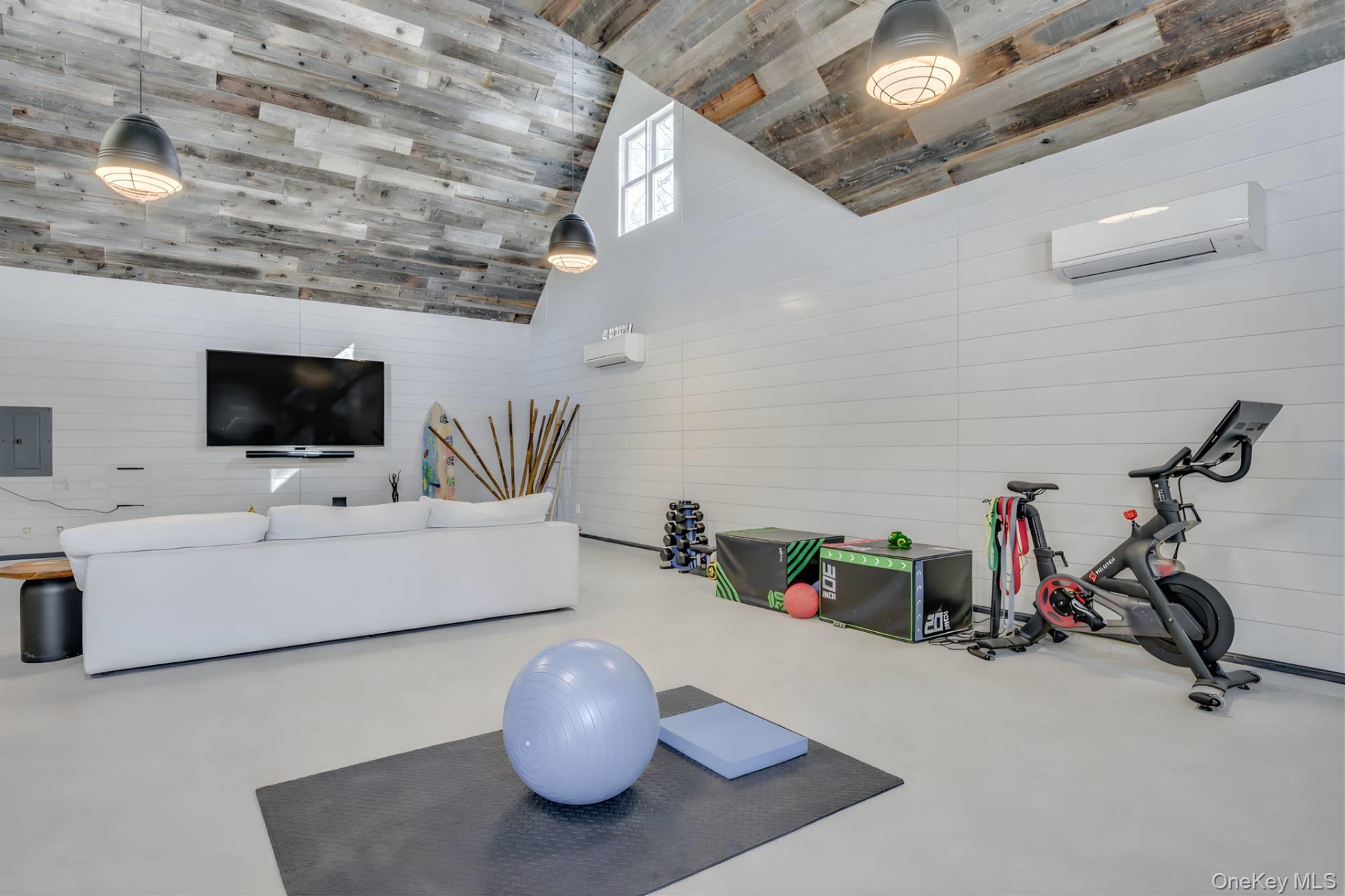 203 Noyack Road – For Rent photo 16