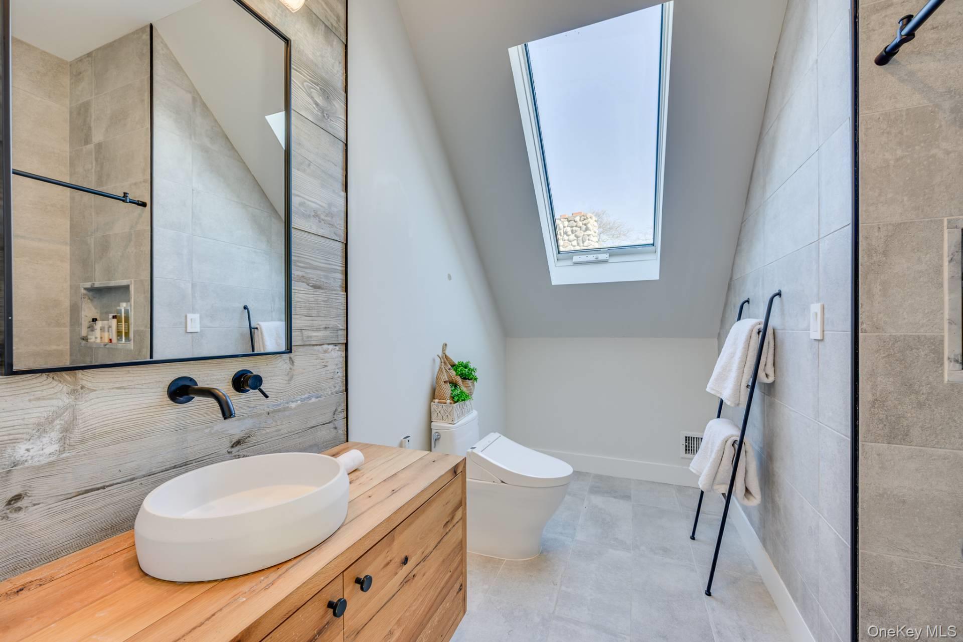 203 Noyack Road – For Rent photo 14
