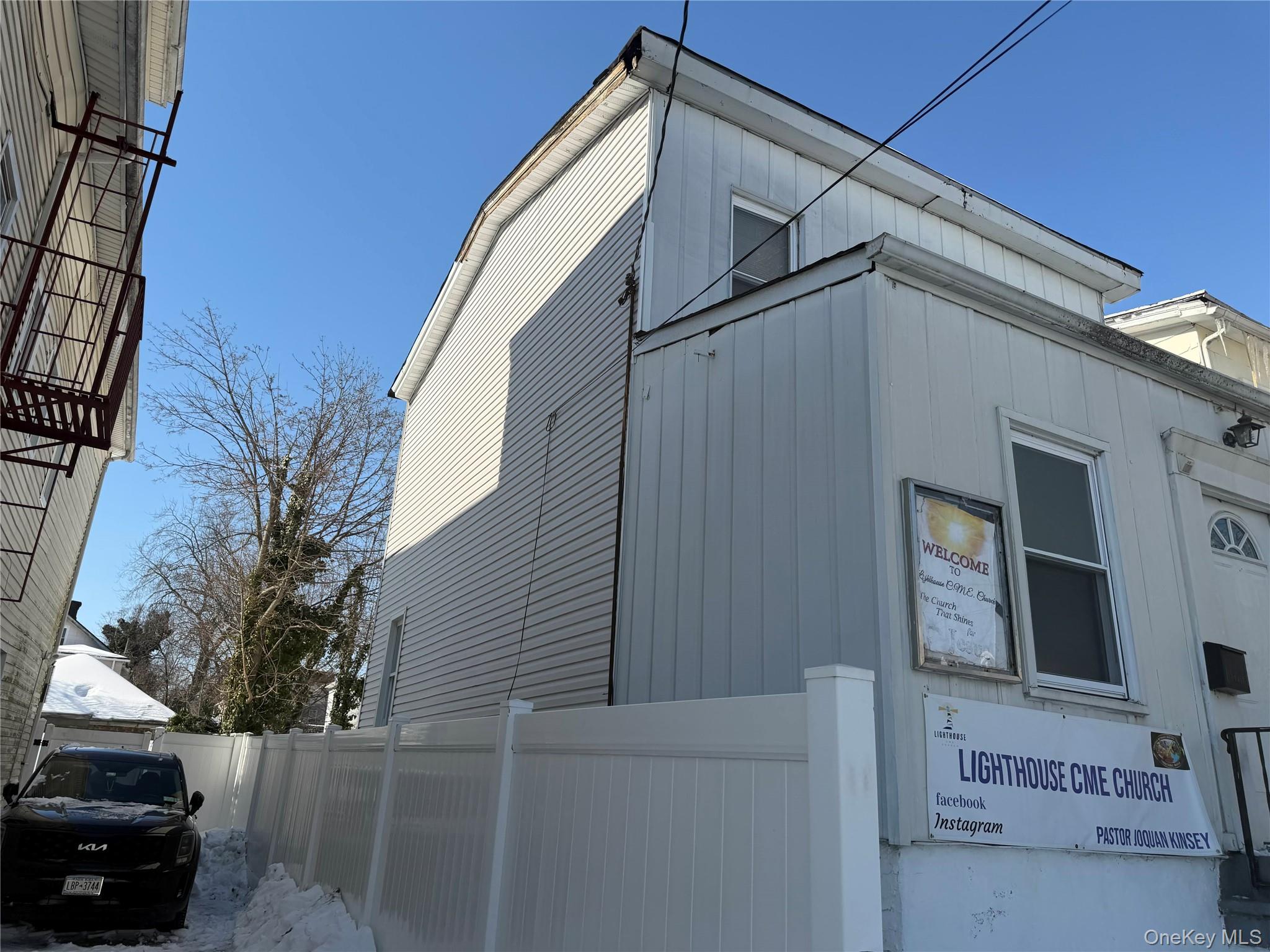 452 S 7th Avenue – For Sale photo 2