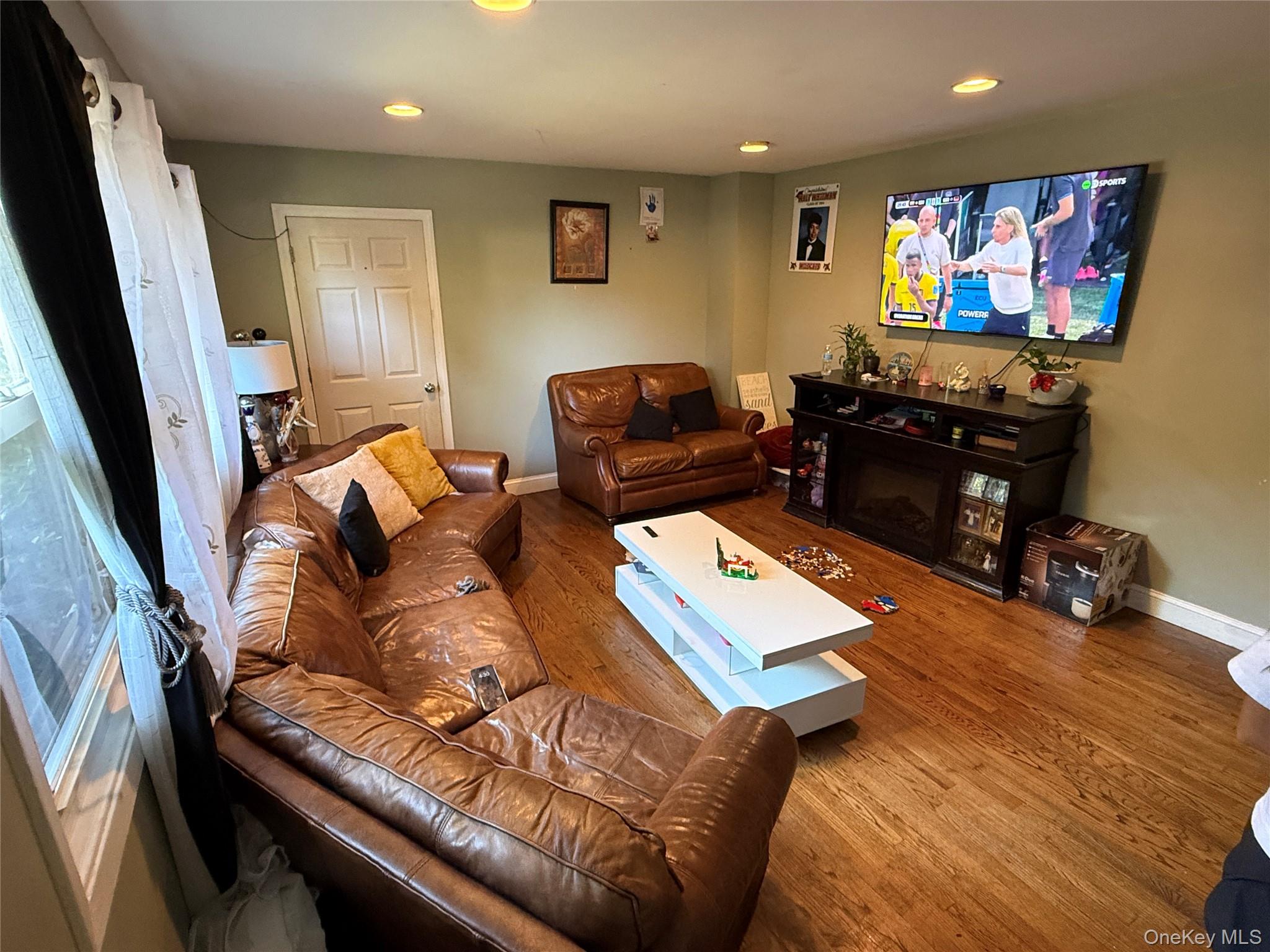 45 Oakley Drive – For Sale photo 2