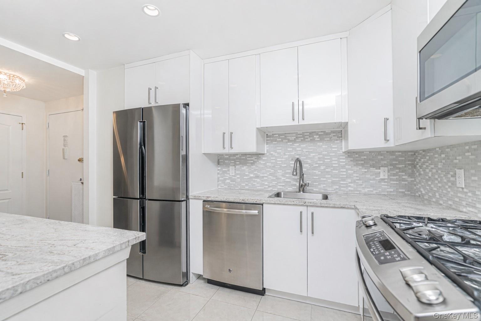 50 Oceana Drive W, Unit 3D photo 11