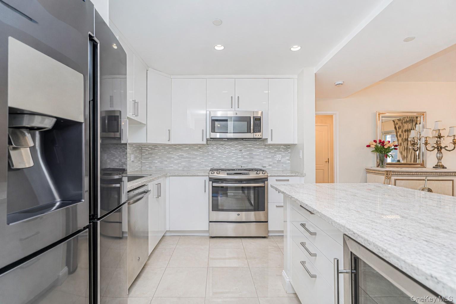 50 Oceana Drive W, Unit 3D photo 7