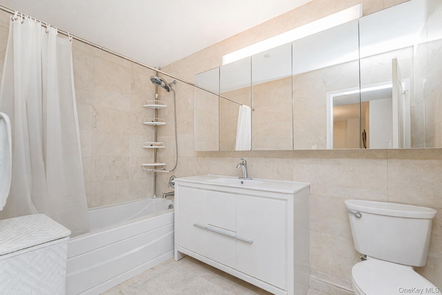 50 Oceana Drive W, Unit 3D photo 18