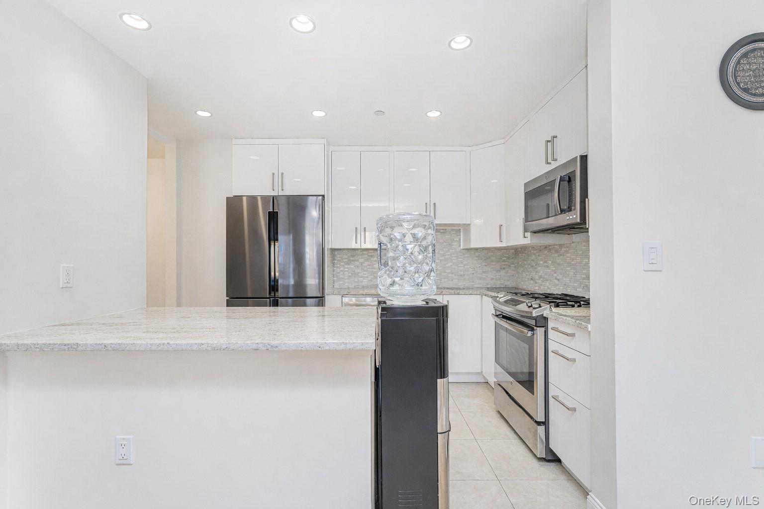 50 Oceana Drive W, Unit 3D photo 10
