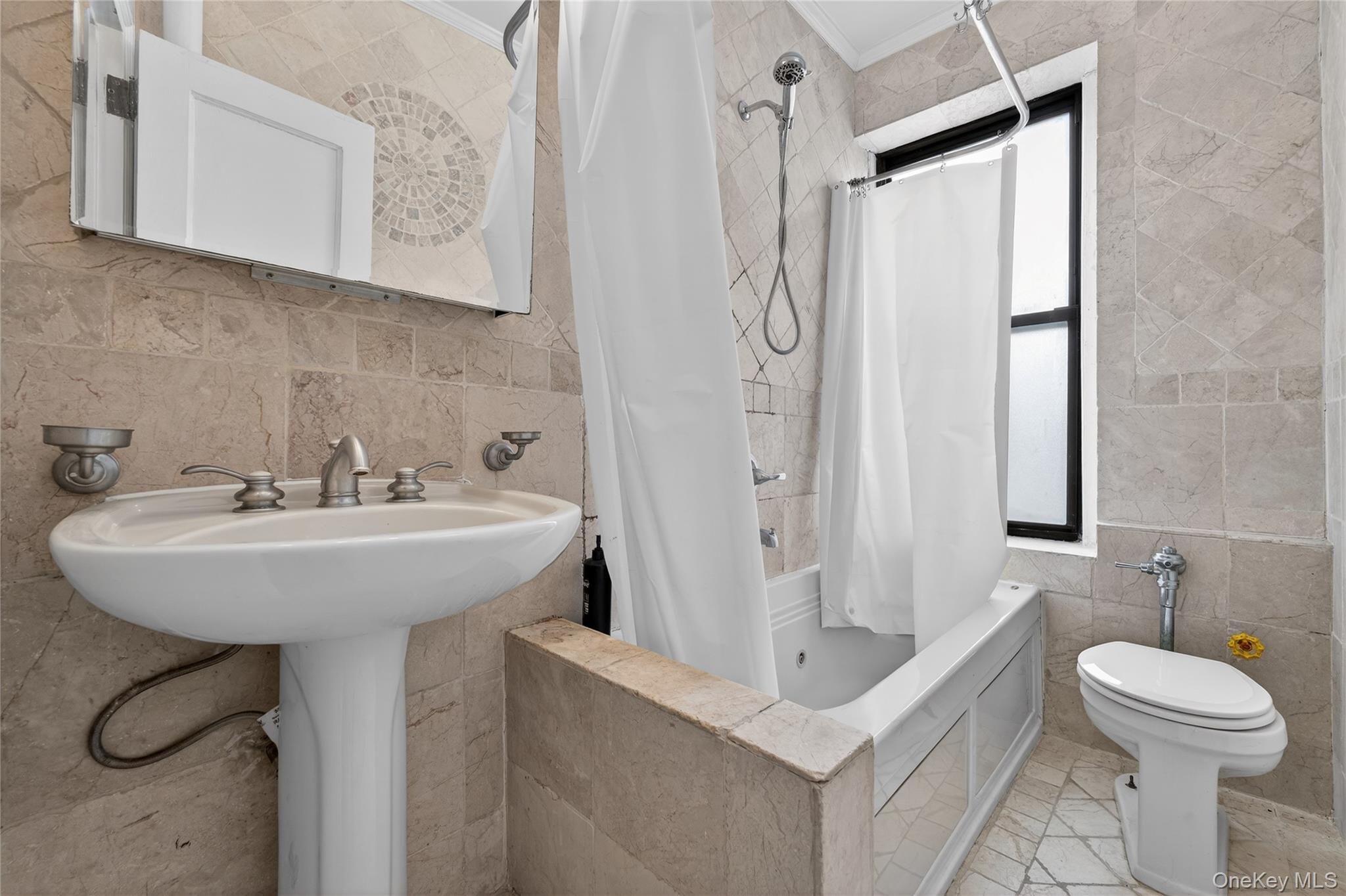 225 Bennett Avenue, Unit 4C photo 11