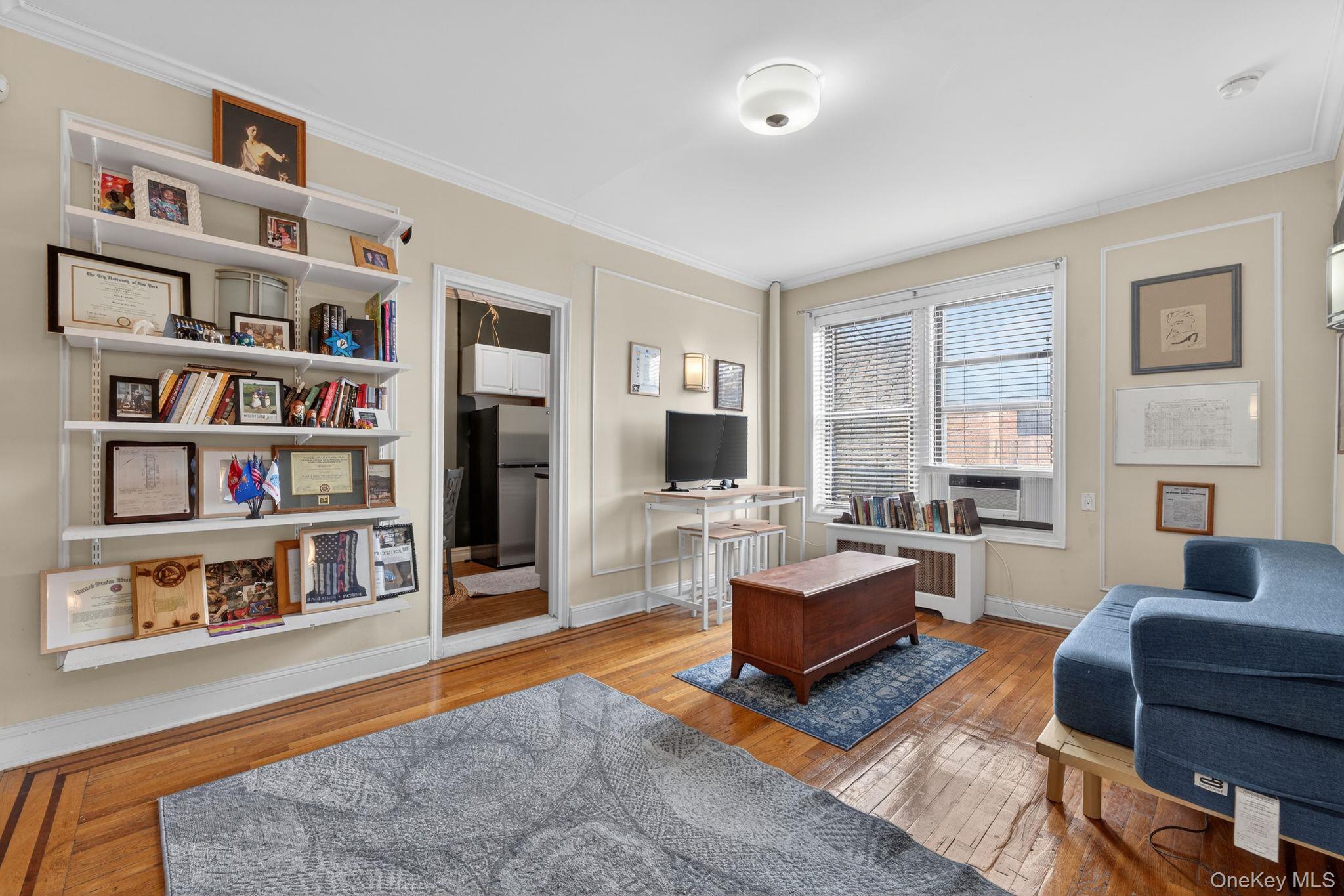 225 Bennett Avenue, Unit 4C photo 3