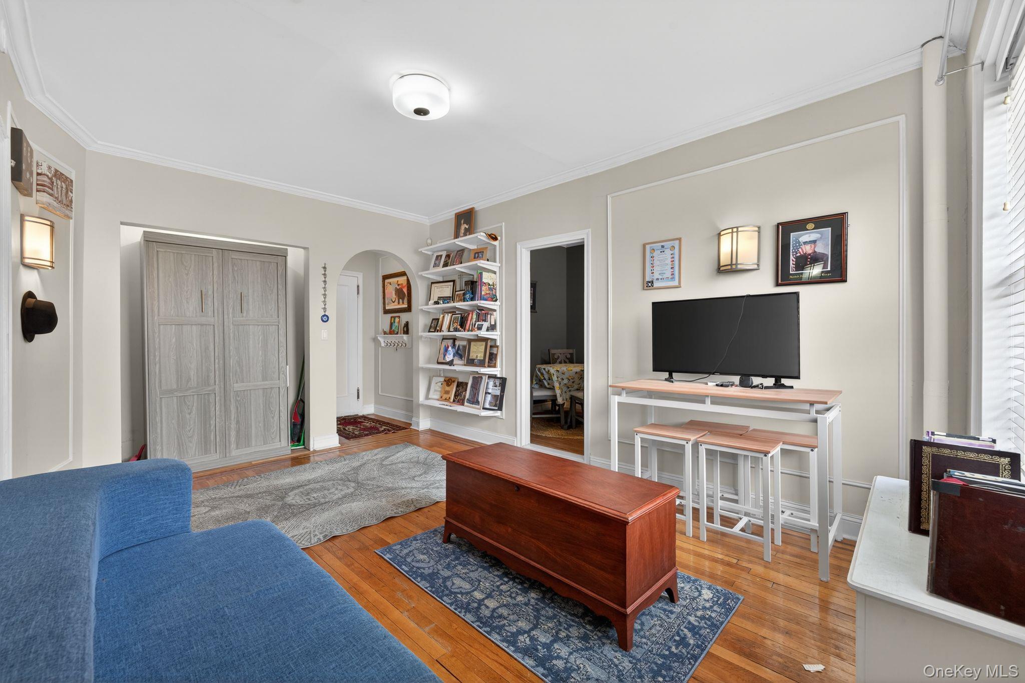 225 Bennett Avenue, Unit 4C photo 2