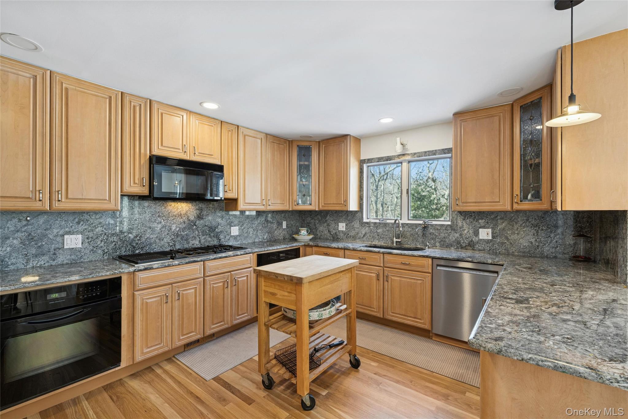 15 Rivers Road – For Rent photo 13