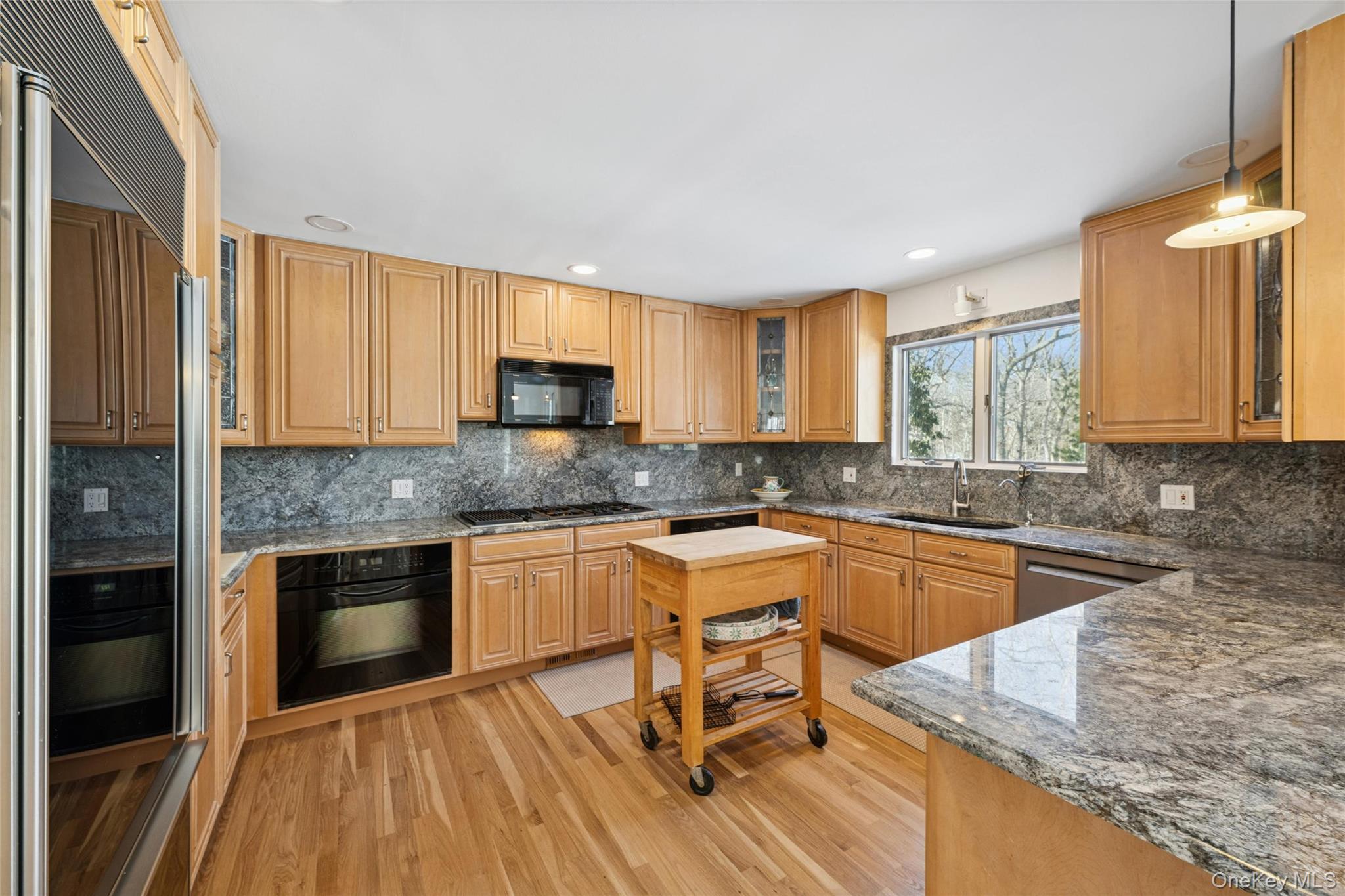 15 Rivers Road – For Rent photo 12