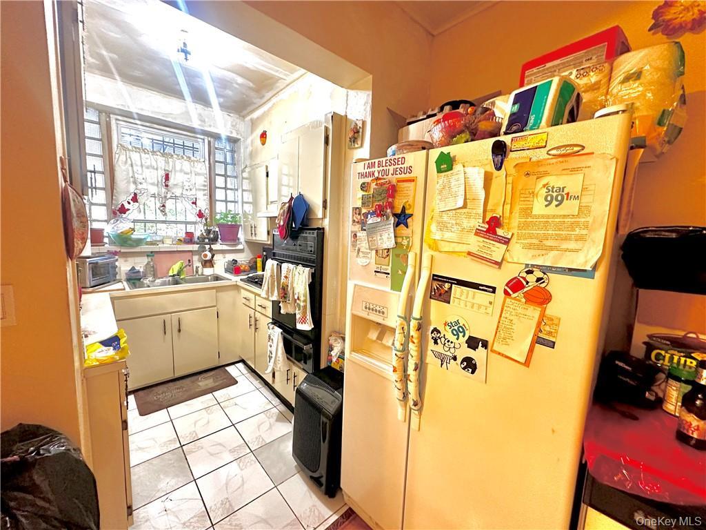 677 E 38th Street – For Sale photo 4